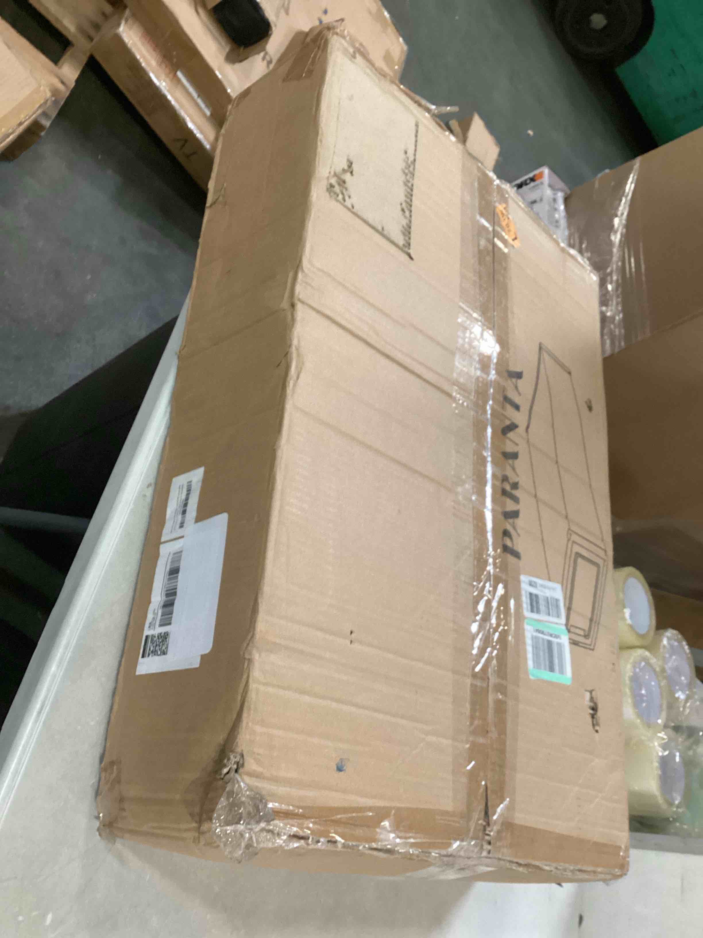 https://s3.amazonaws.com/lotting-images-prod/bidfta/PNK0185593_1725484945642.jpeg