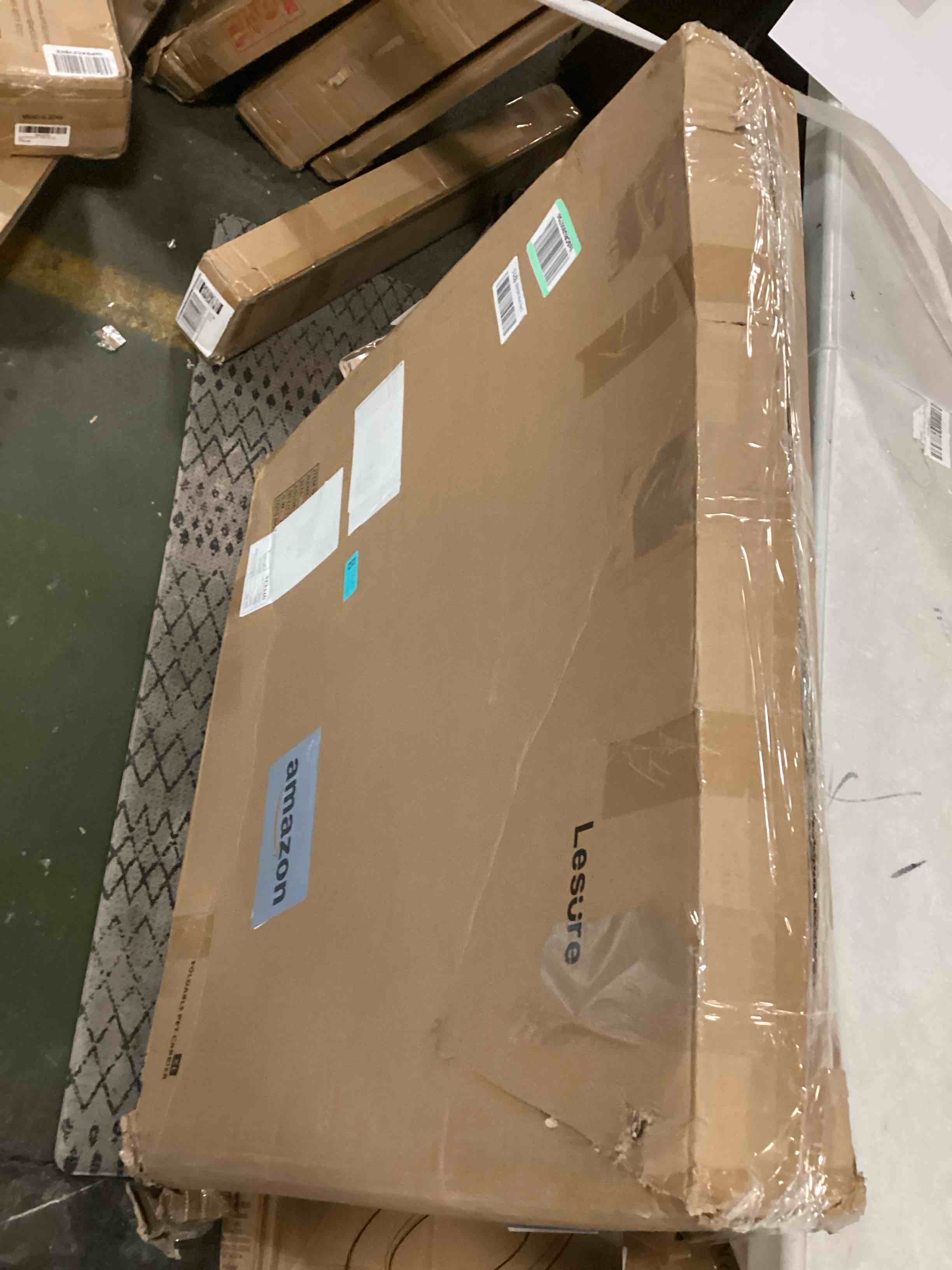 https://s3.amazonaws.com/lotting-images-prod/bidfta/PNK0185662_1725074617151.jpeg