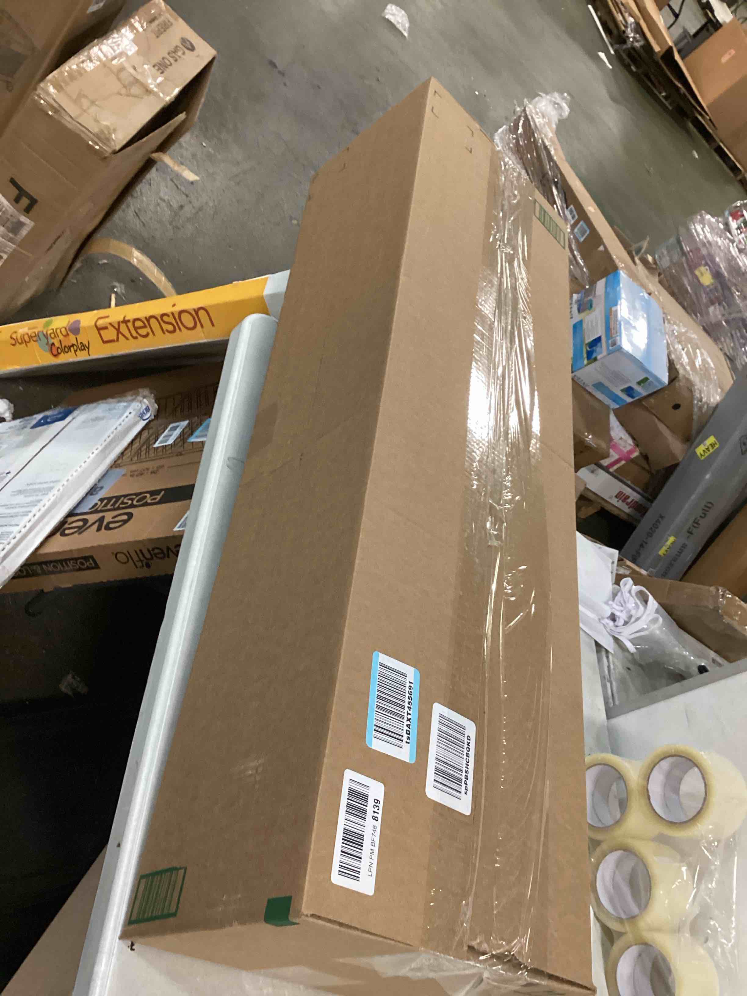 https://s3.amazonaws.com/lotting-images-prod/bidfta/PNK0185997_1724906704450.jpeg