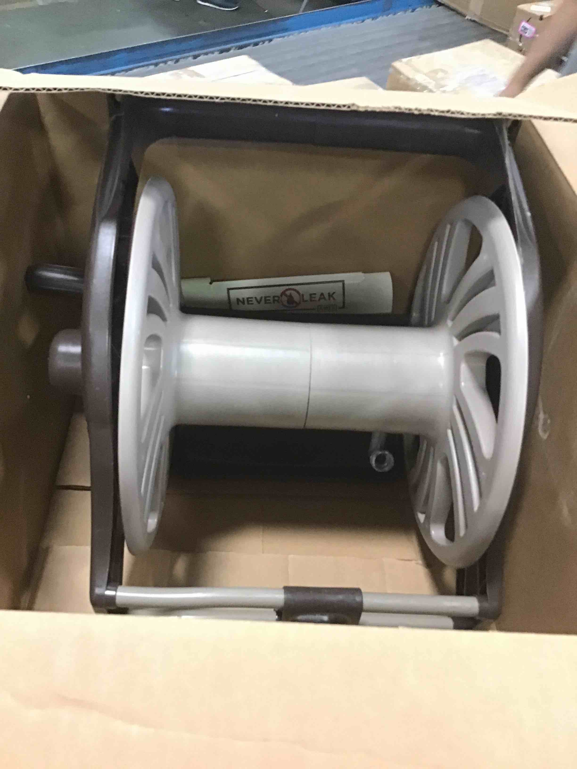 https://s3.amazonaws.com/lotting-images-prod/bidfta/PNK0188419_1725893612900.jpeg