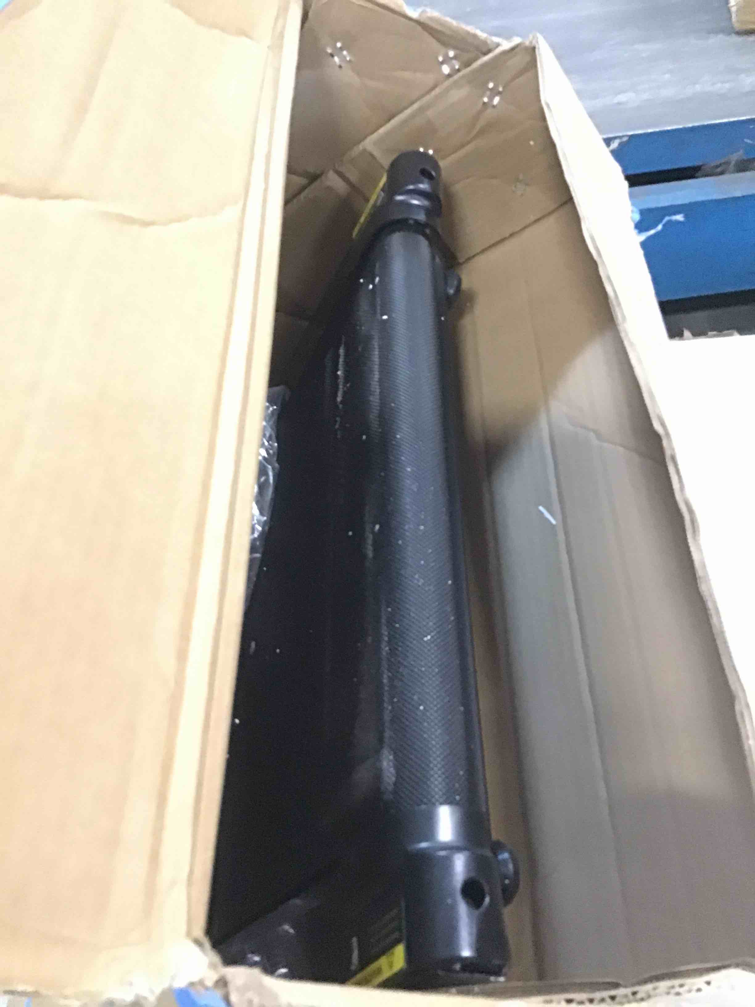 https://s3.amazonaws.com/lotting-images-prod/bidfta/PNK0189586_1725045882984.jpeg