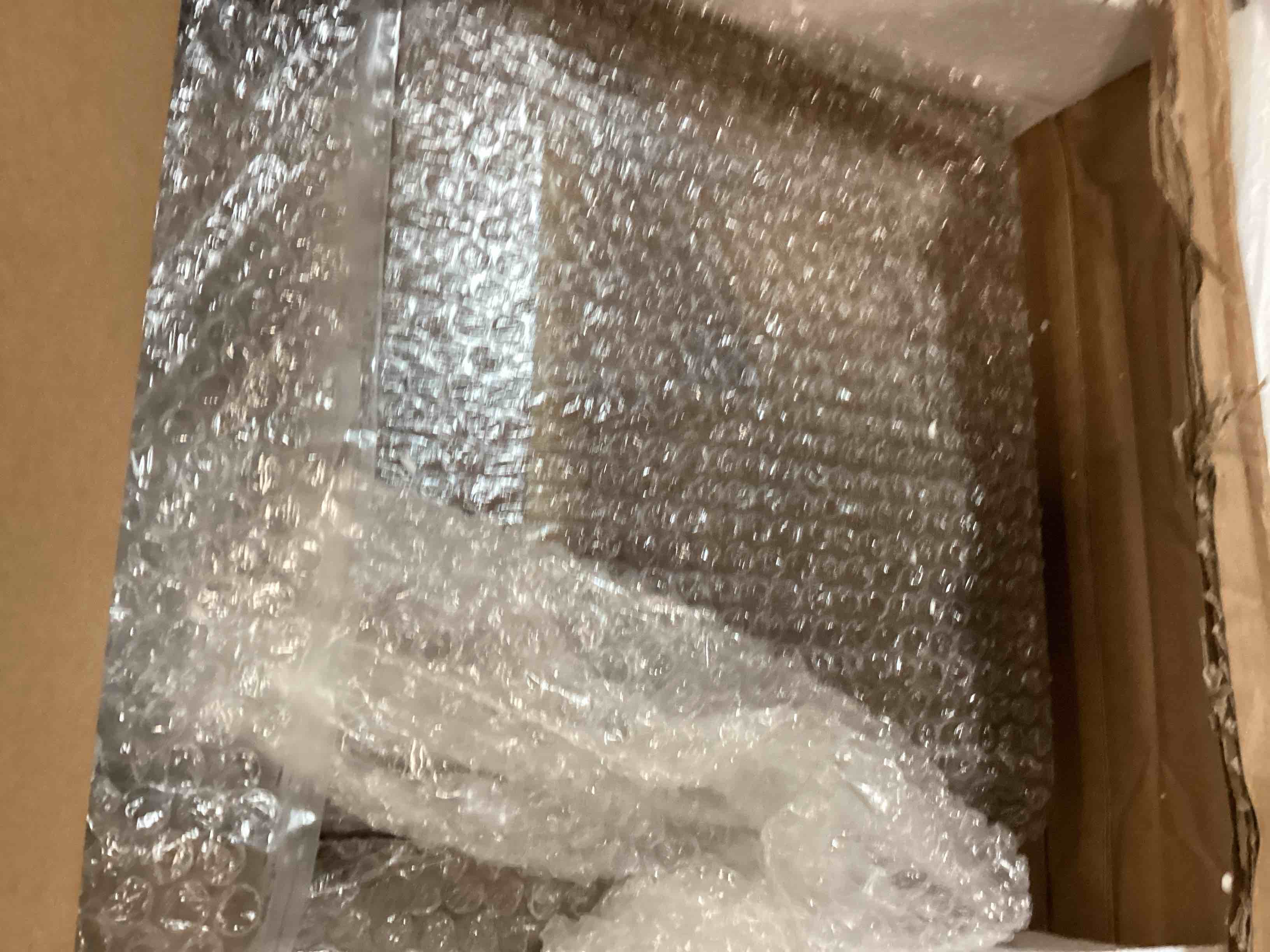 https://s3.amazonaws.com/lotting-images-prod/bidfta/PNK0190741_1725677739956.jpeg