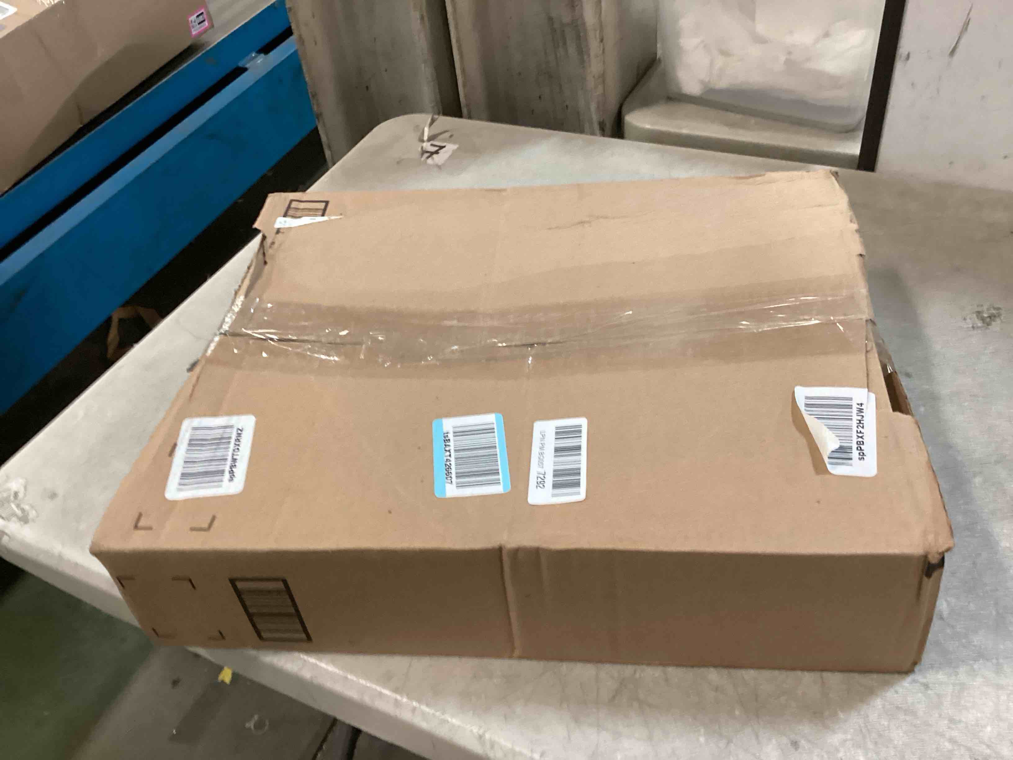 https://s3.amazonaws.com/lotting-images-prod/bidfta/PNK0191254_1725493530831.jpeg