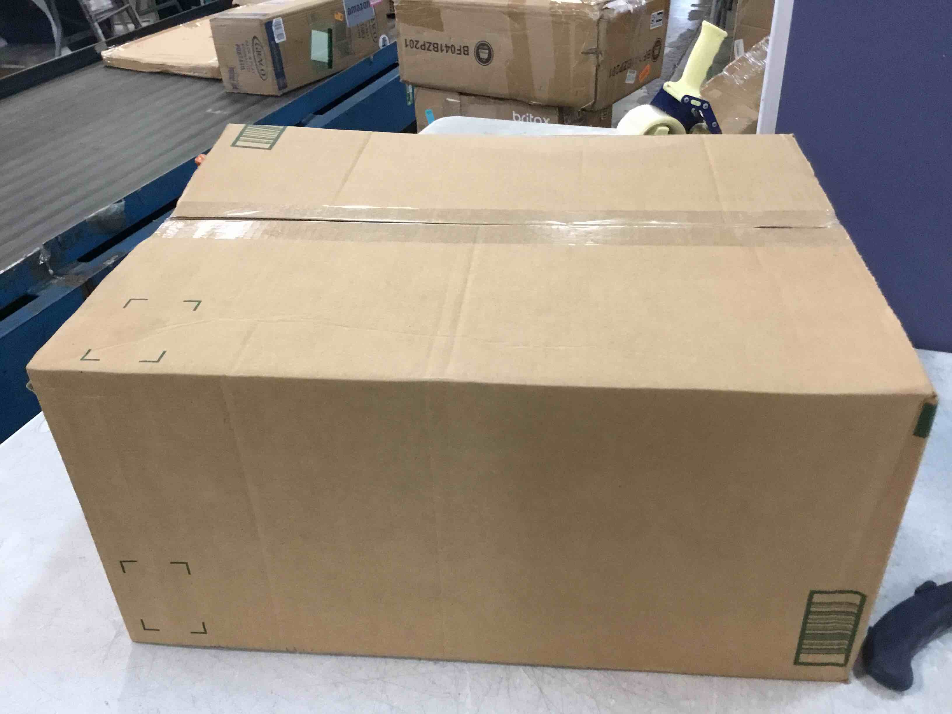 https://s3.amazonaws.com/lotting-images-prod/bidfta/PNK0191587_1725114744913.jpeg