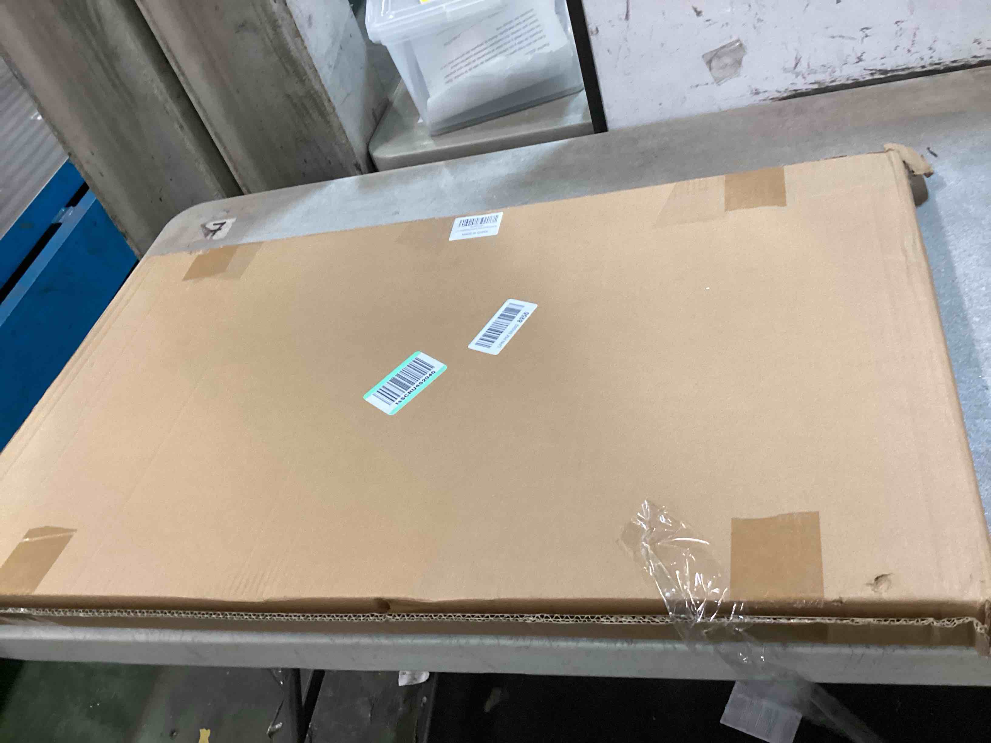 https://s3.amazonaws.com/lotting-images-prod/bidfta/PNK0191679_1725080059246.jpeg