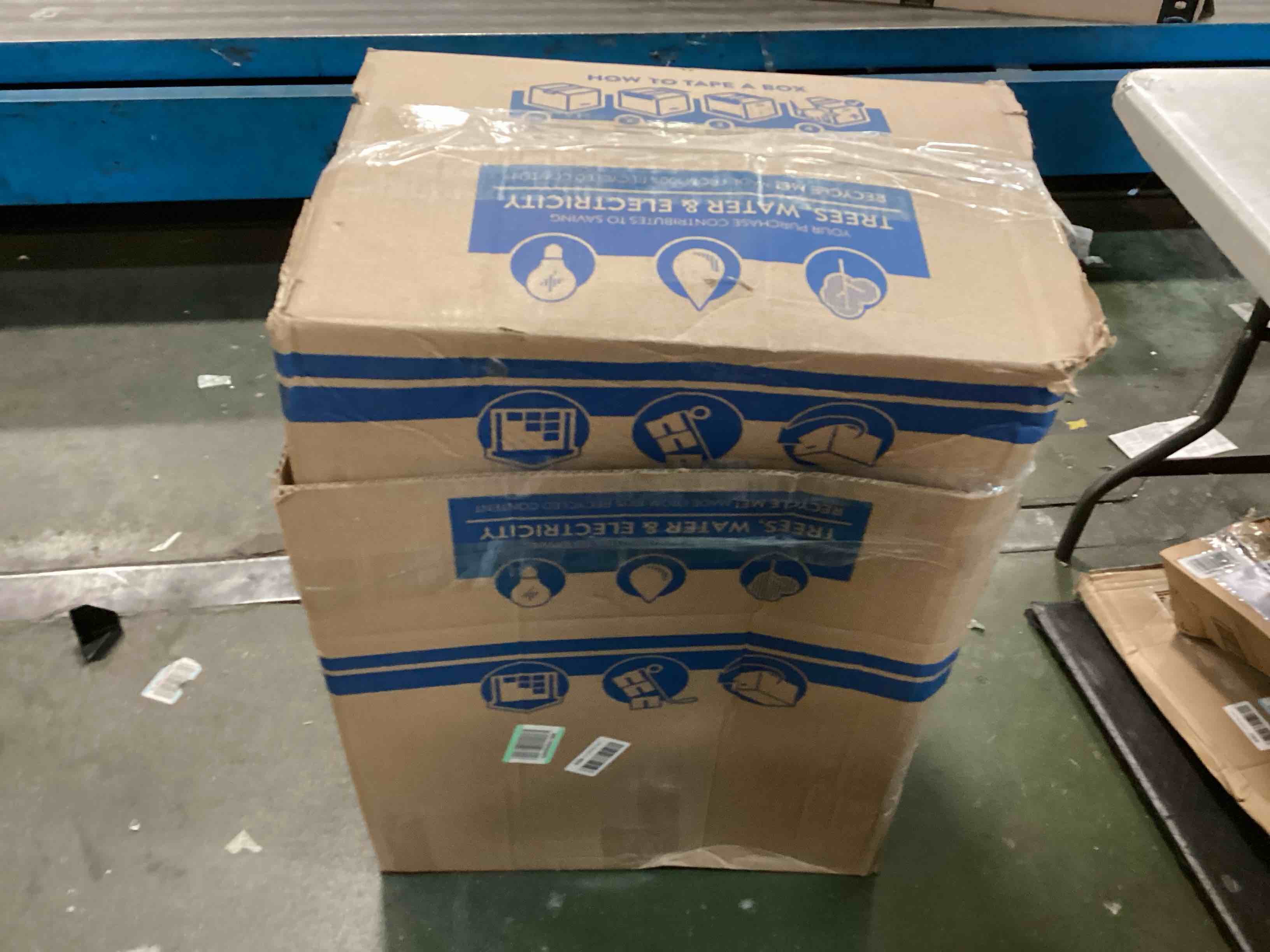 https://s3.amazonaws.com/lotting-images-prod/bidfta/PNK0191732_1725072582163.jpeg