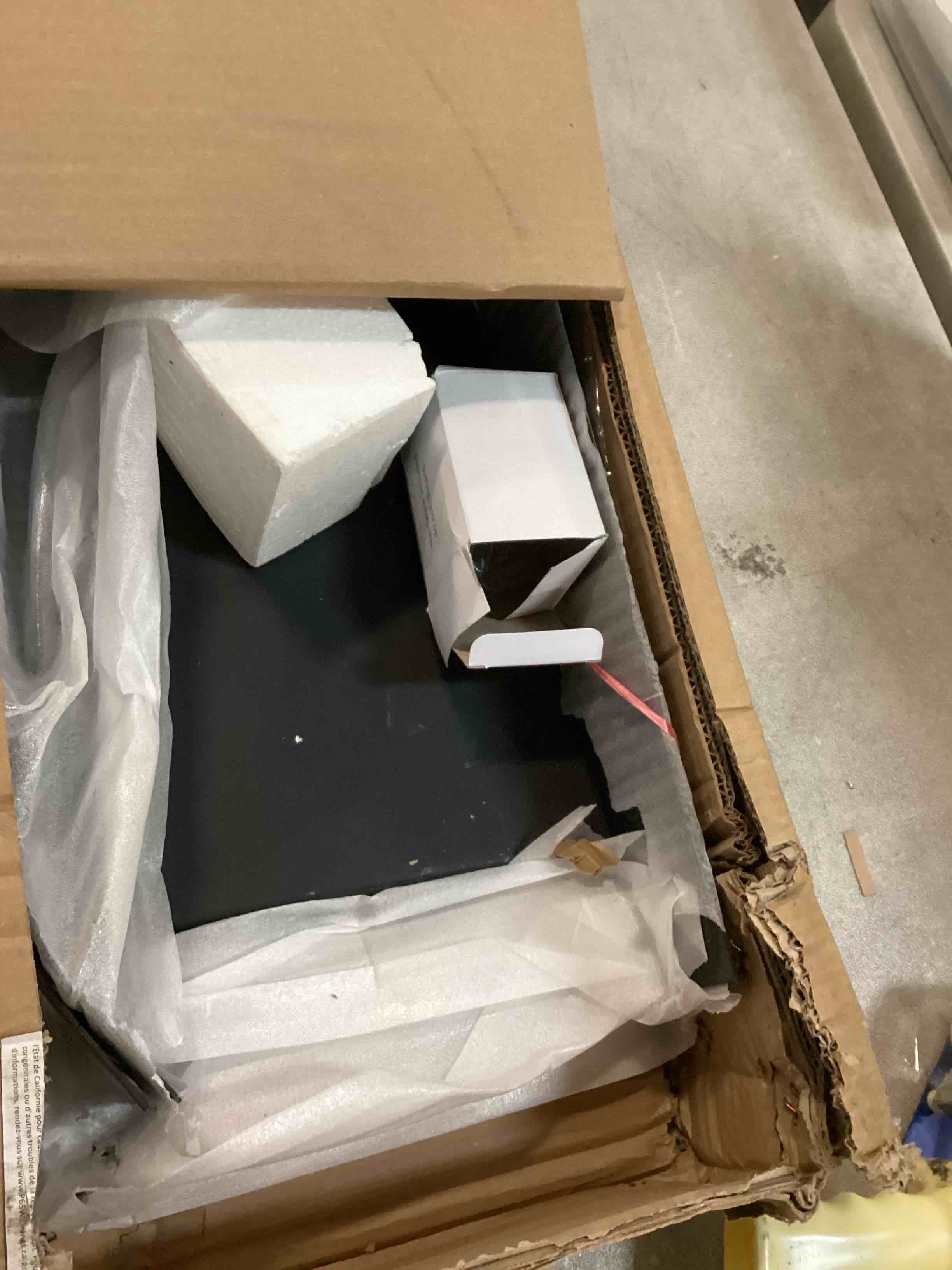https://s3.amazonaws.com/lotting-images-prod/bidfta/PNK0191786_1725062035947.jpeg