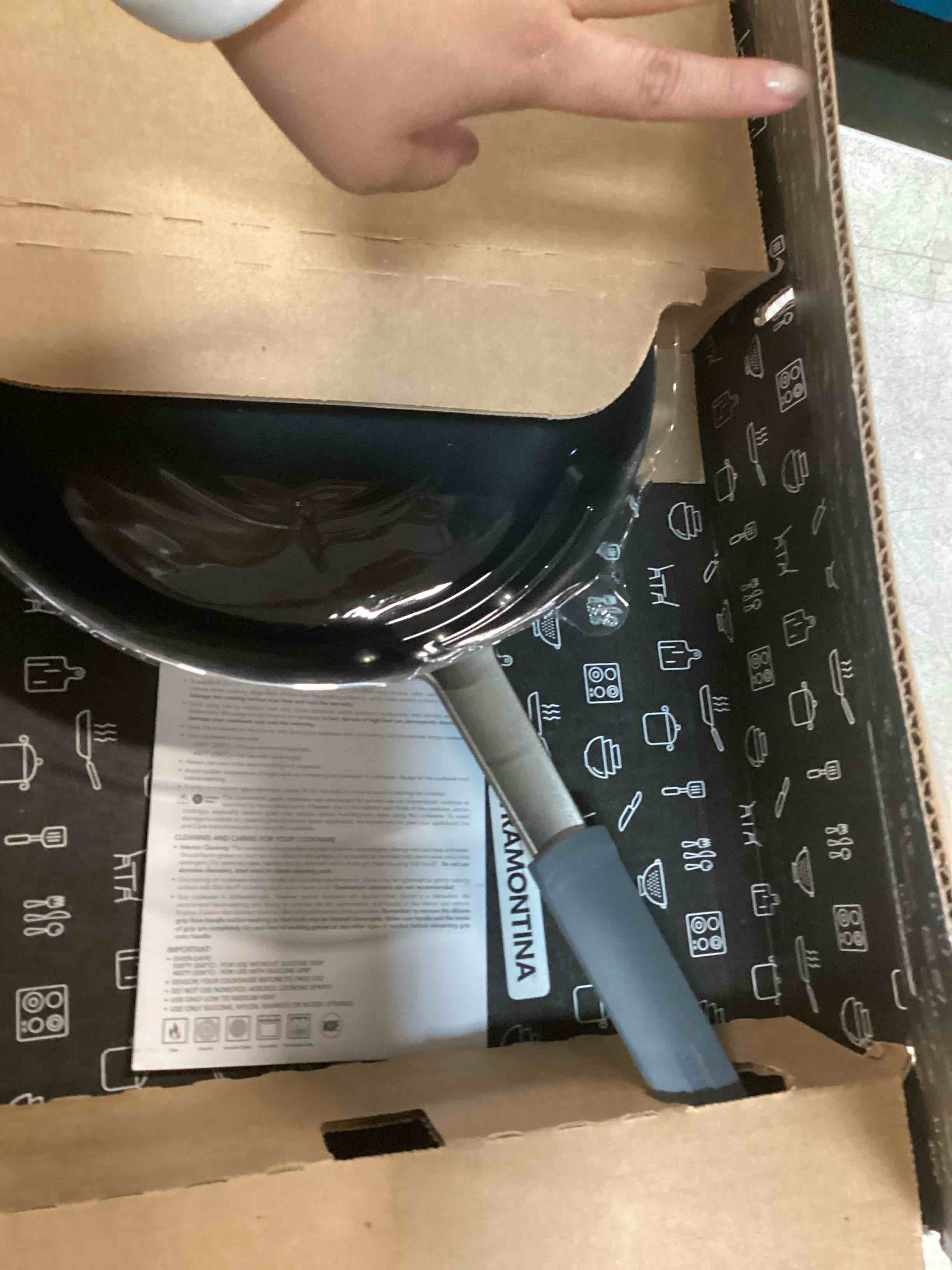 https://s3.amazonaws.com/lotting-images-prod/bidfta/PNK0194242_1727453367090.jpeg