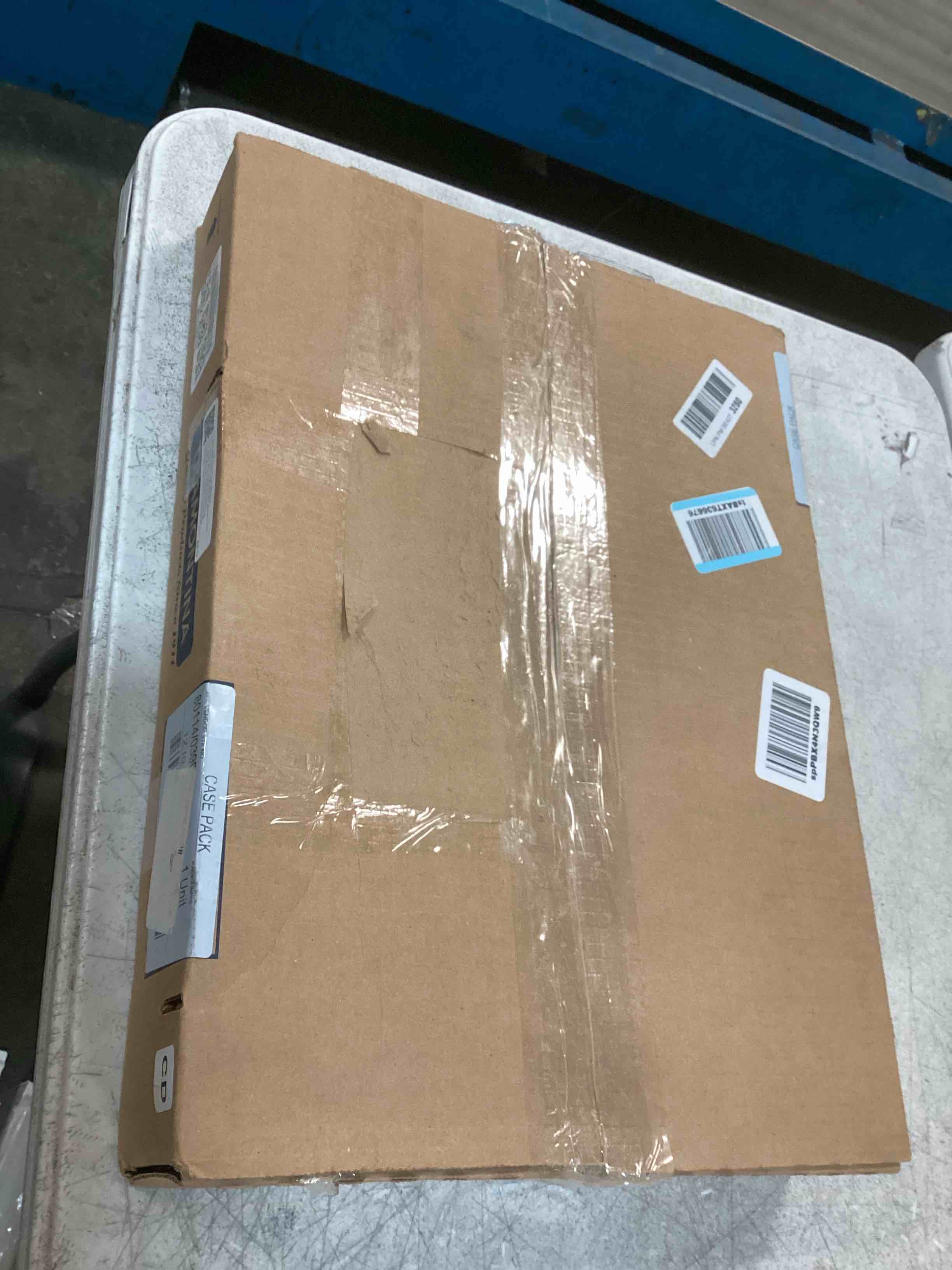 https://s3.amazonaws.com/lotting-images-prod/bidfta/PNK0194242_1727453386127.jpeg