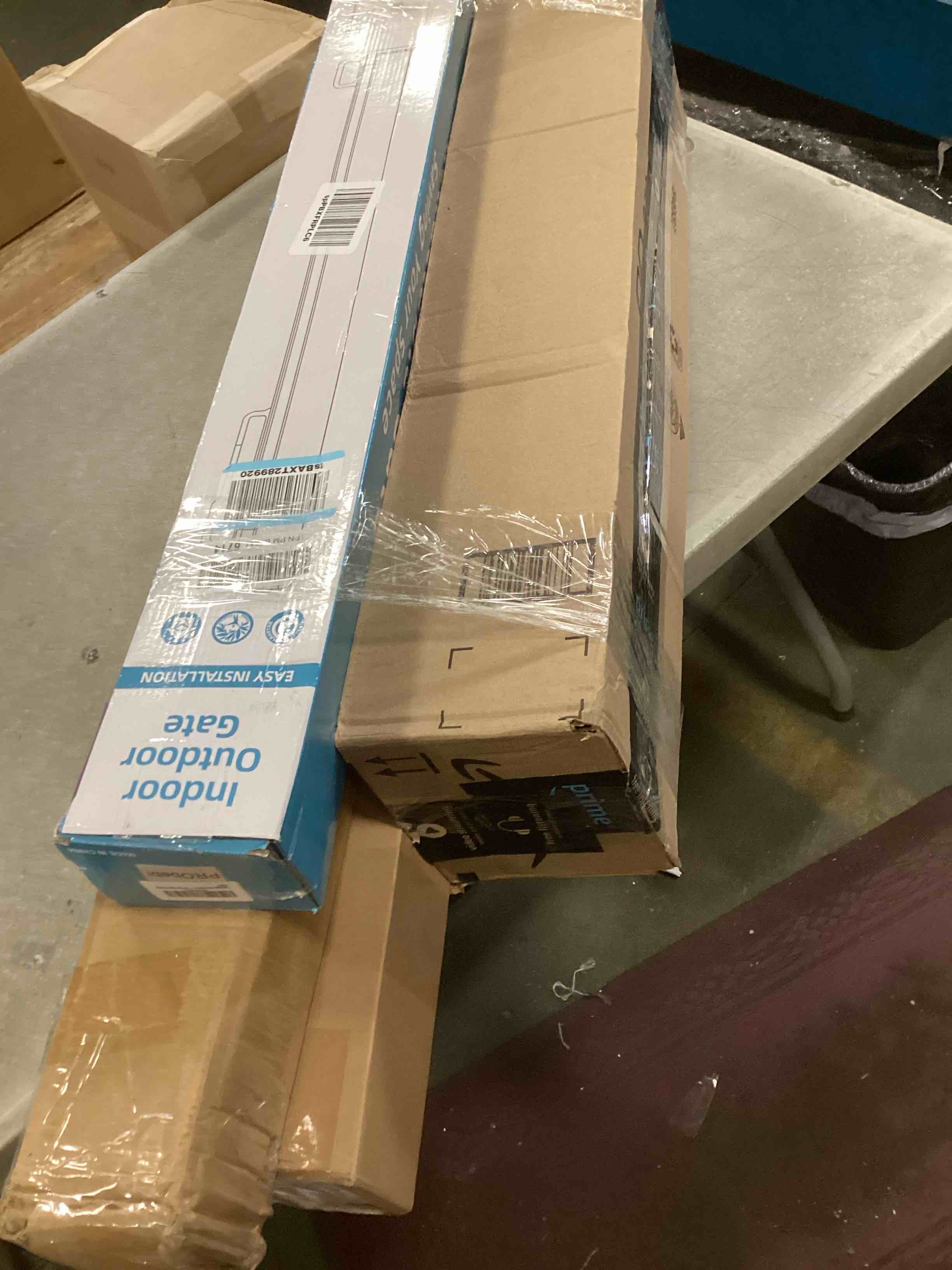 https://s3.amazonaws.com/lotting-images-prod/bidfta/PNK0198074_1726163227372.jpeg