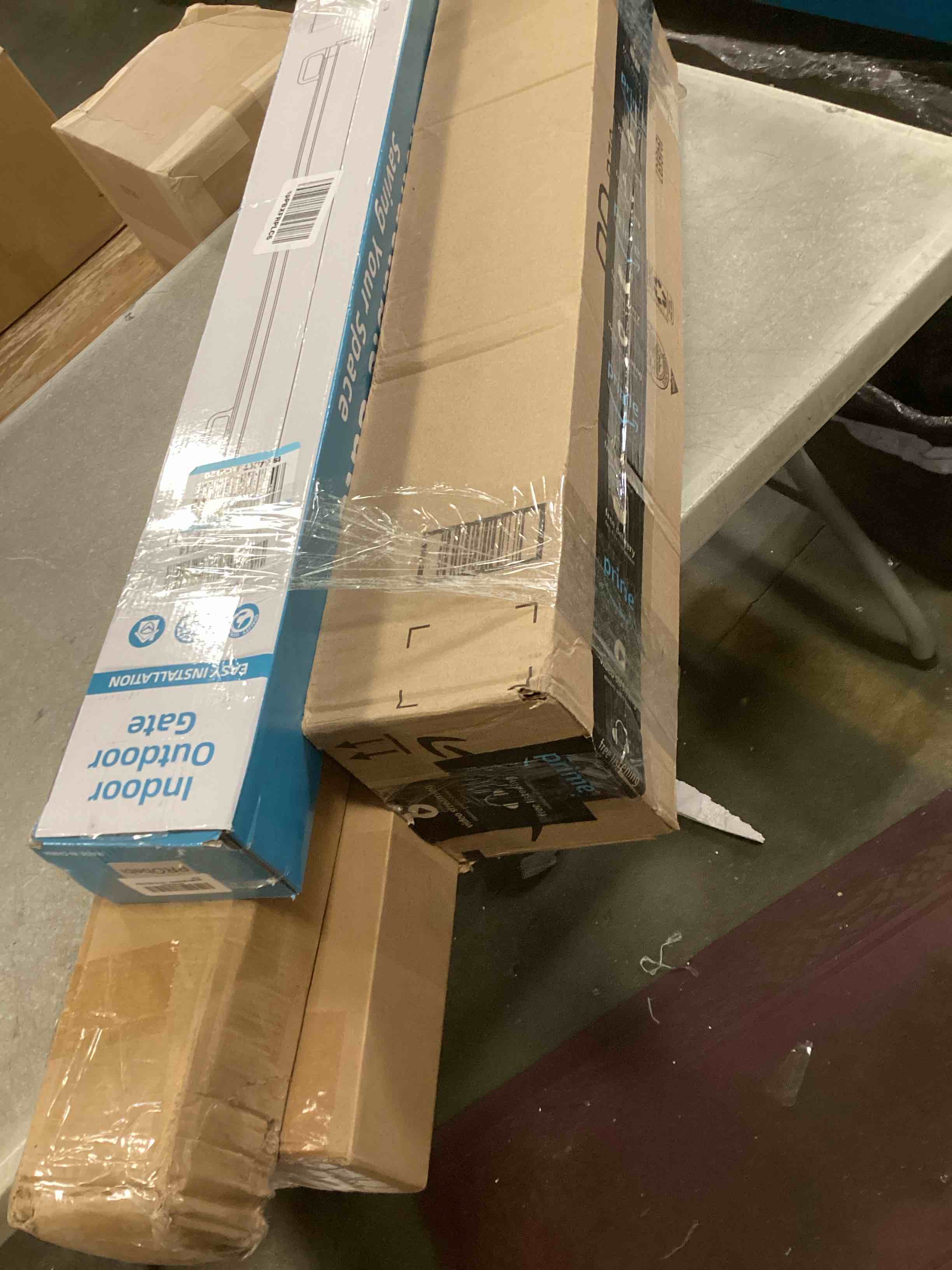 https://s3.amazonaws.com/lotting-images-prod/bidfta/PNK0198074_1726163229795.jpeg