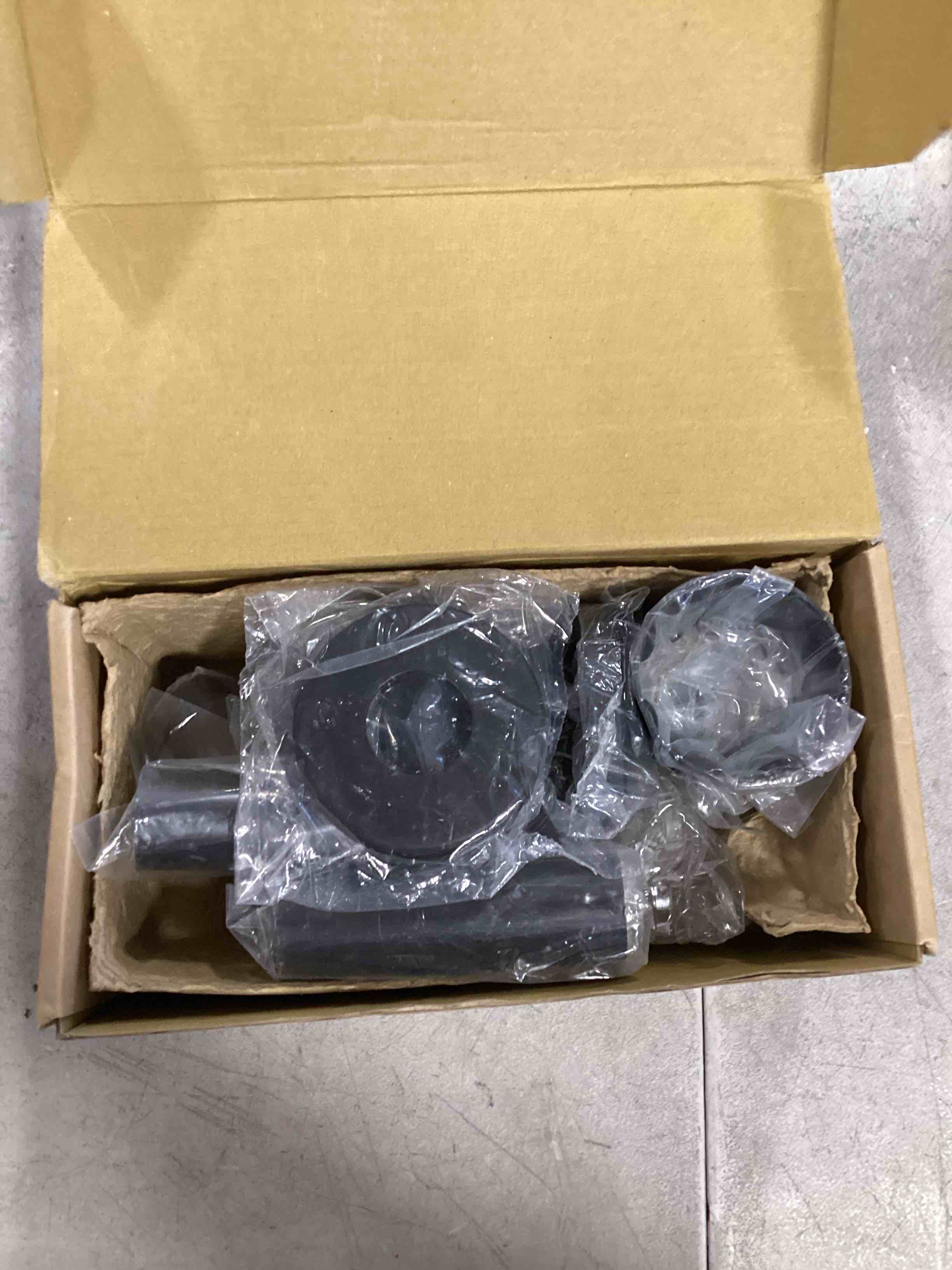 https://s3.amazonaws.com/lotting-images-prod/bidfta/PNK0198263_1726489435400.jpeg