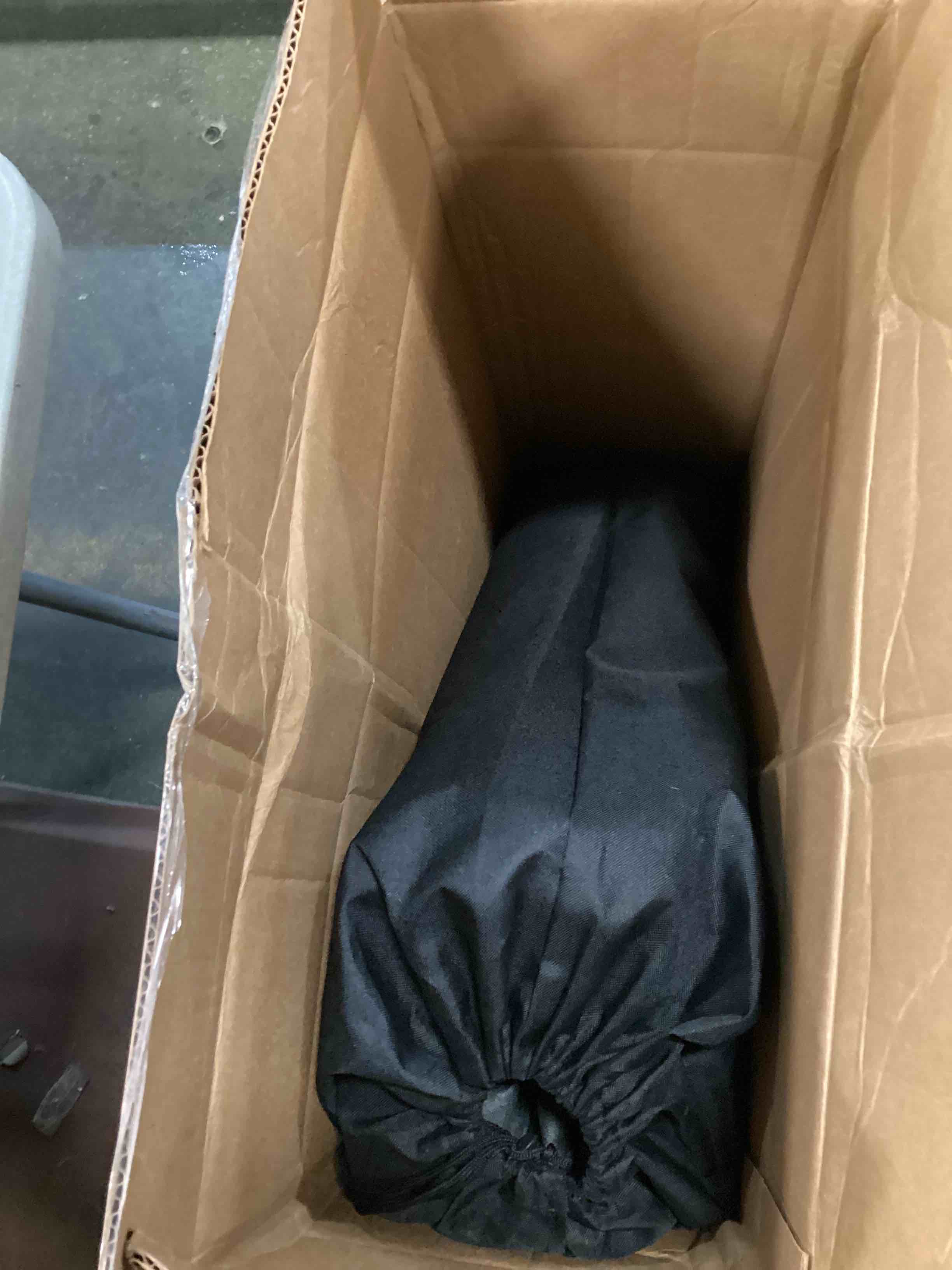 https://s3.amazonaws.com/lotting-images-prod/bidfta/PNK0198289_1726493044826.jpeg