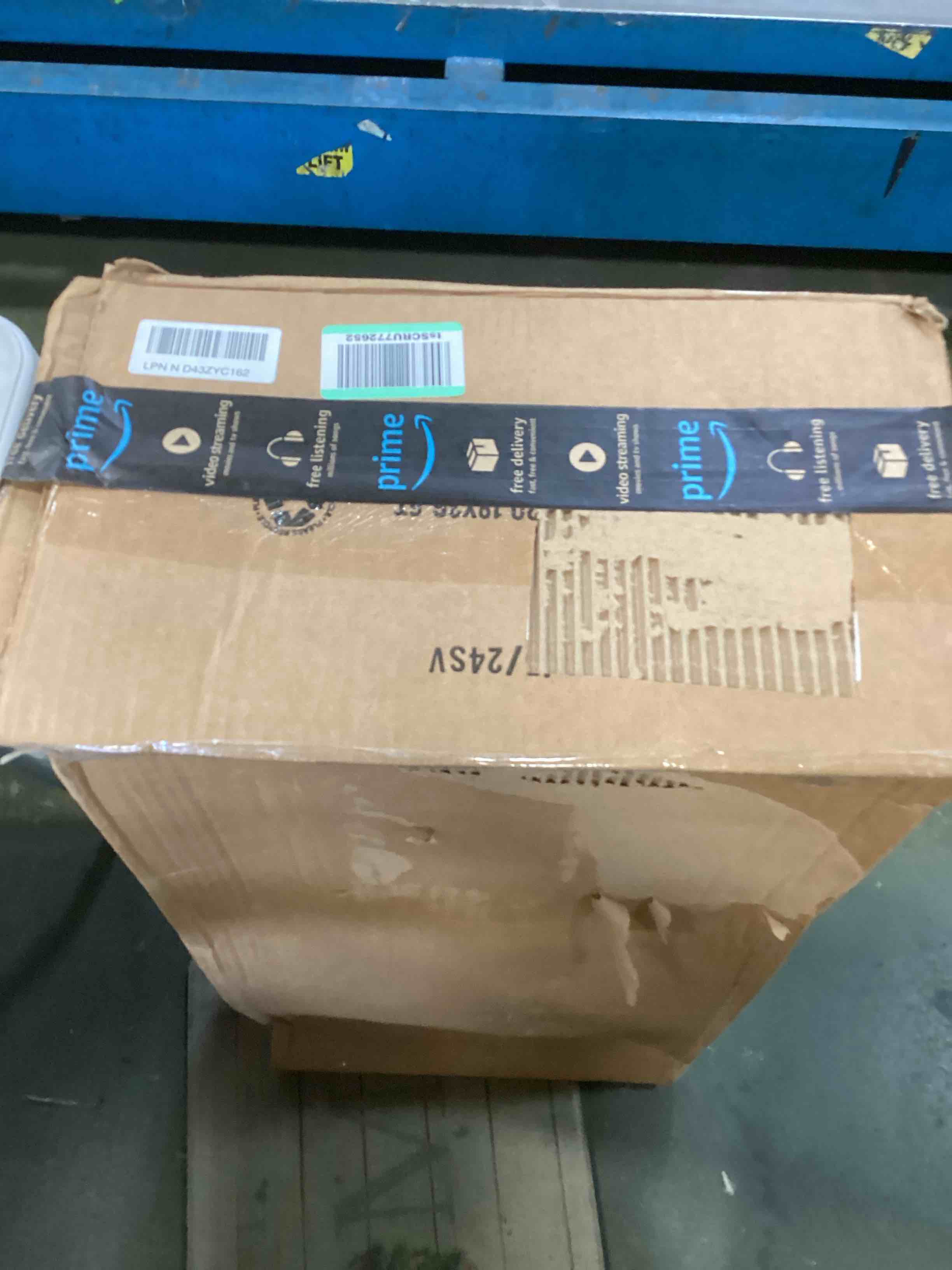 https://s3.amazonaws.com/lotting-images-prod/bidfta/PNK0198542_1726593533612.jpeg