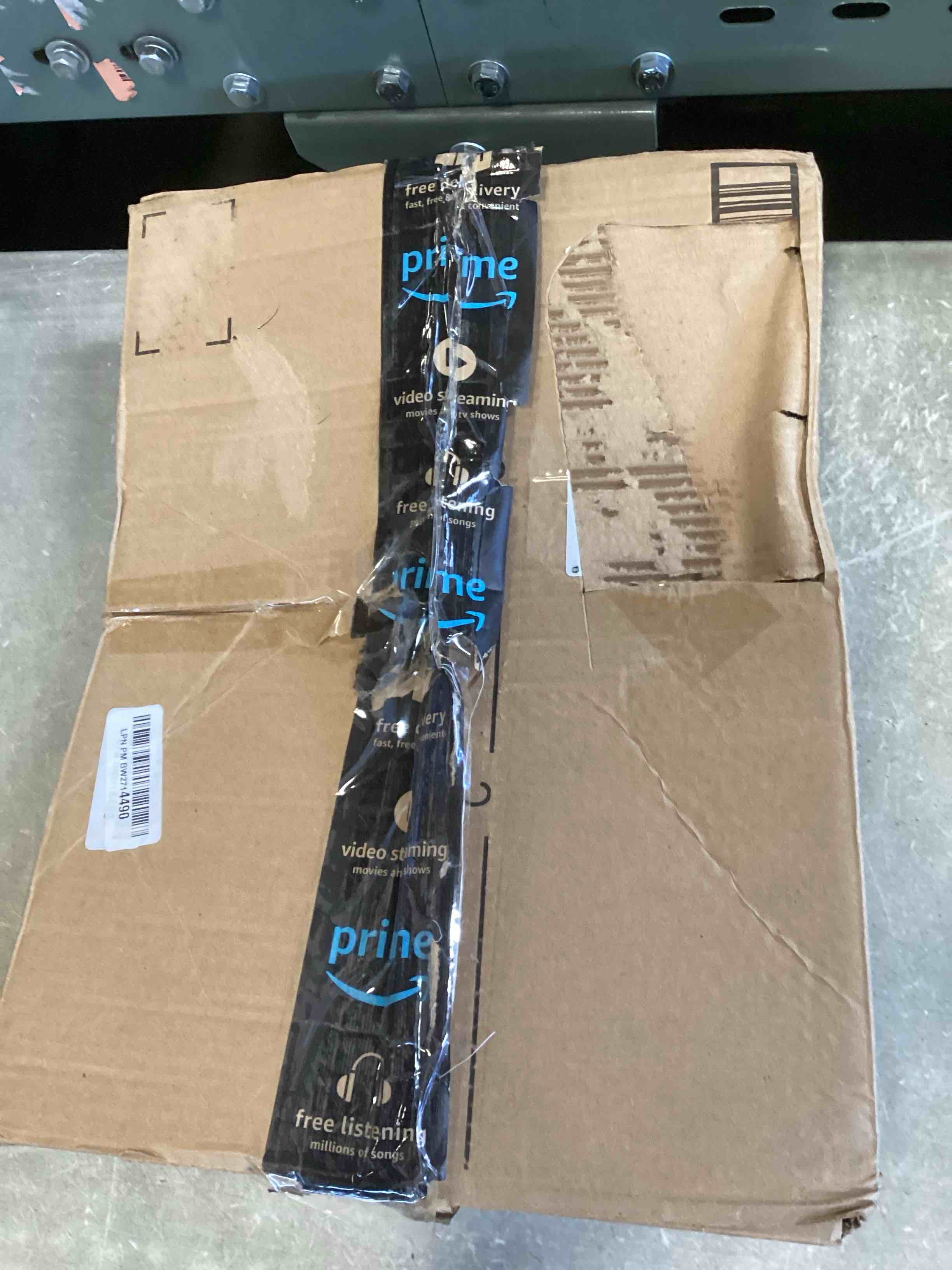 https://s3.amazonaws.com/lotting-images-prod/bidfta/PNK0198816_1725998054983.jpeg