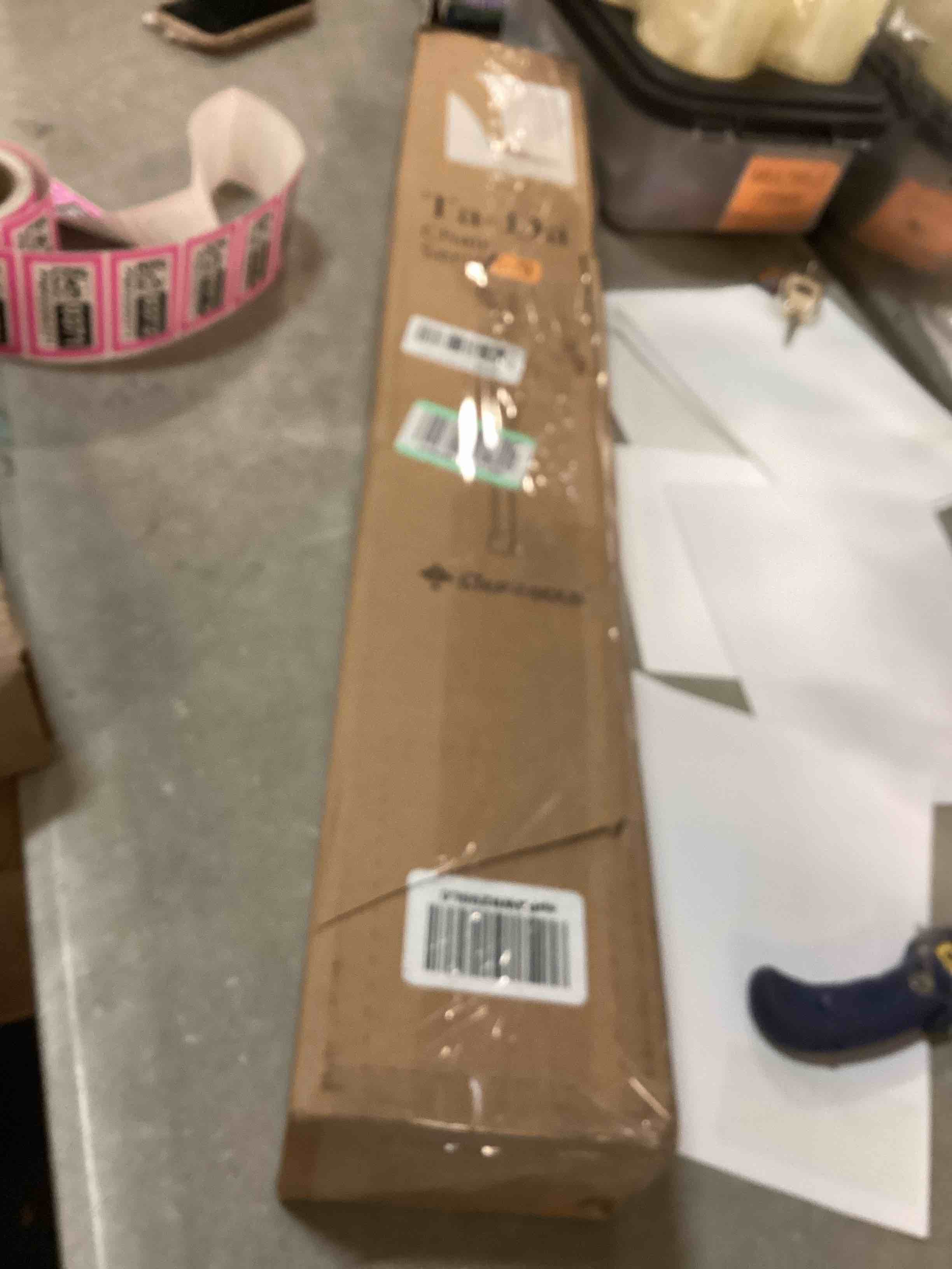 https://s3.amazonaws.com/lotting-images-prod/bidfta/PNK0200384_1726267560389.jpeg
