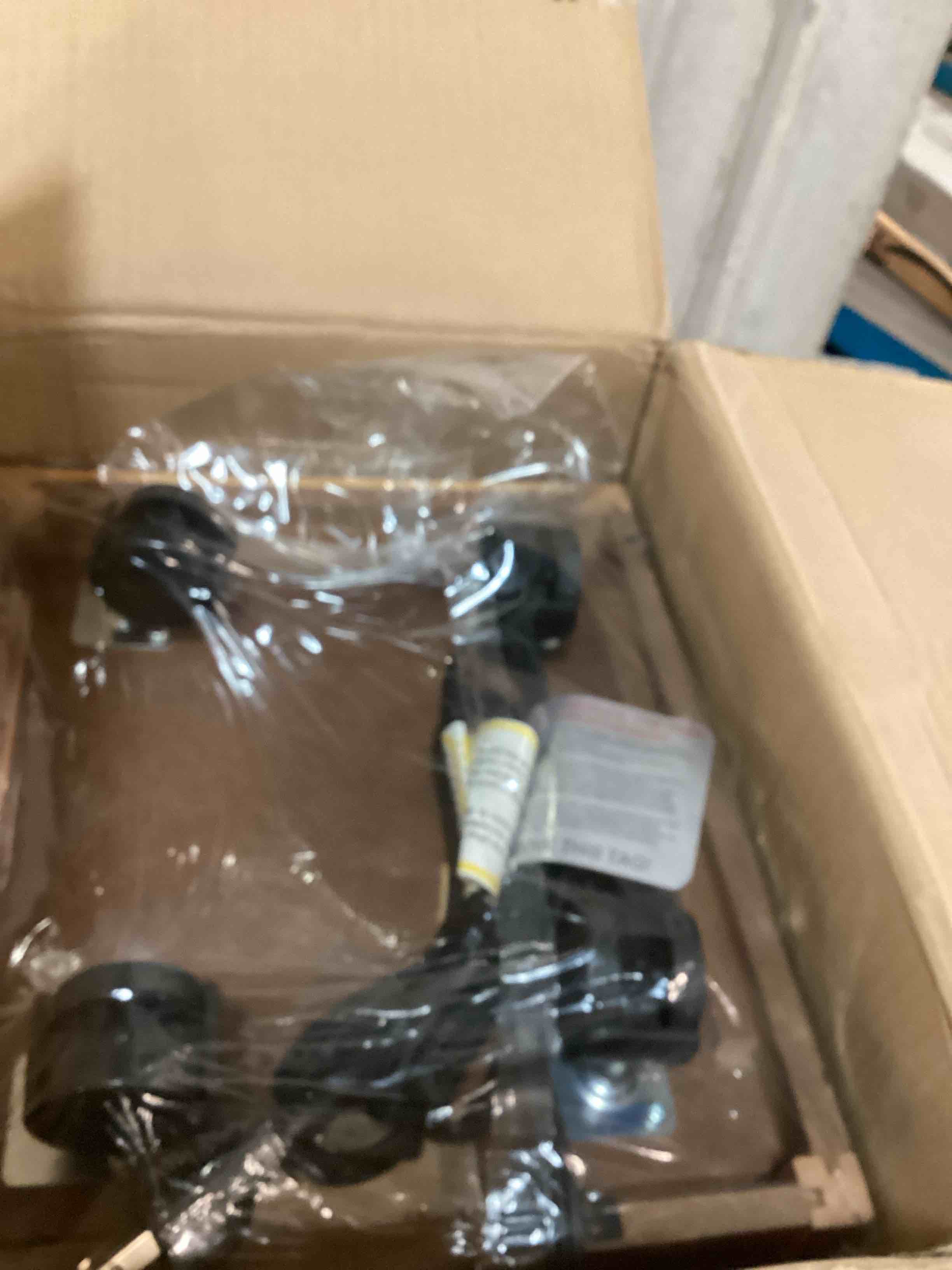 https://s3.amazonaws.com/lotting-images-prod/bidfta/PNK0200605_1725974213323.jpeg