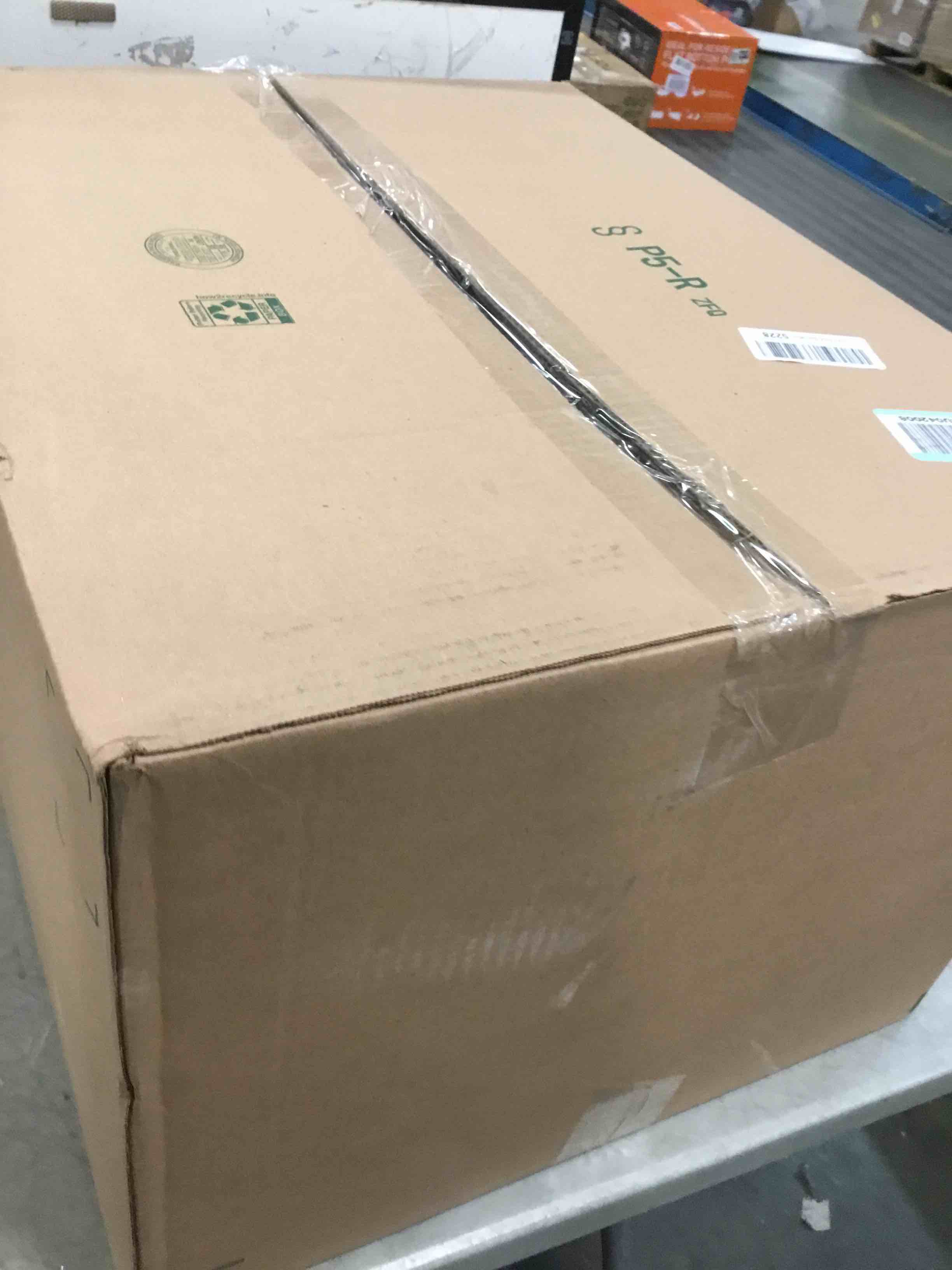 https://s3.amazonaws.com/lotting-images-prod/bidfta/PNK0202829_1726184680269.jpeg