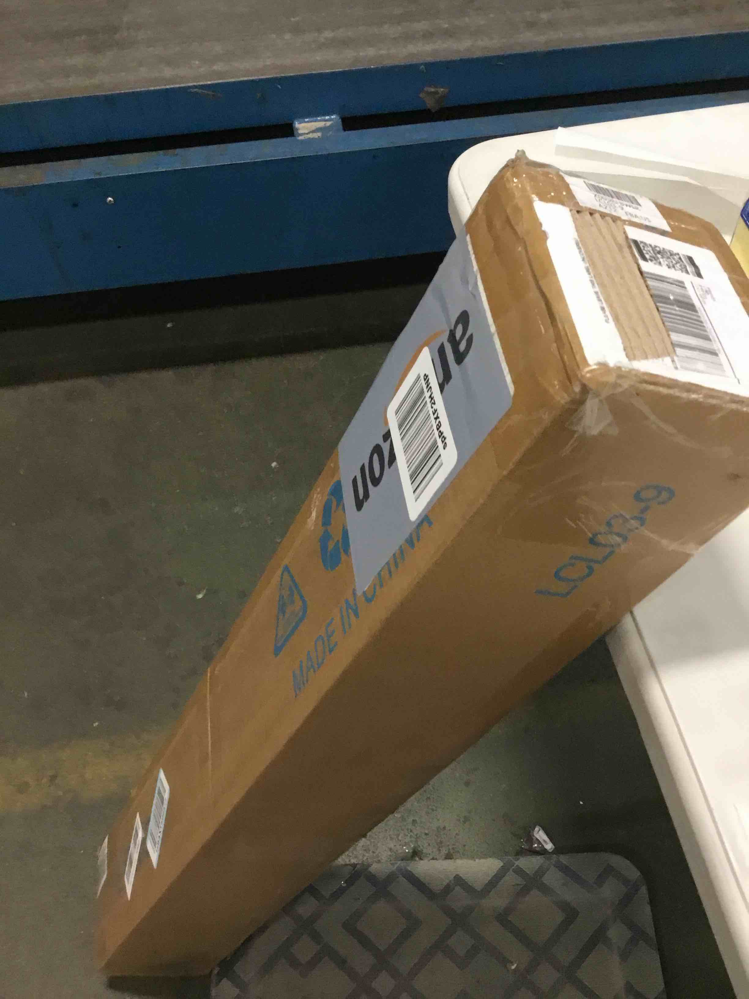 https://s3.amazonaws.com/lotting-images-prod/bidfta/PNK0203713_1725496803784.jpeg