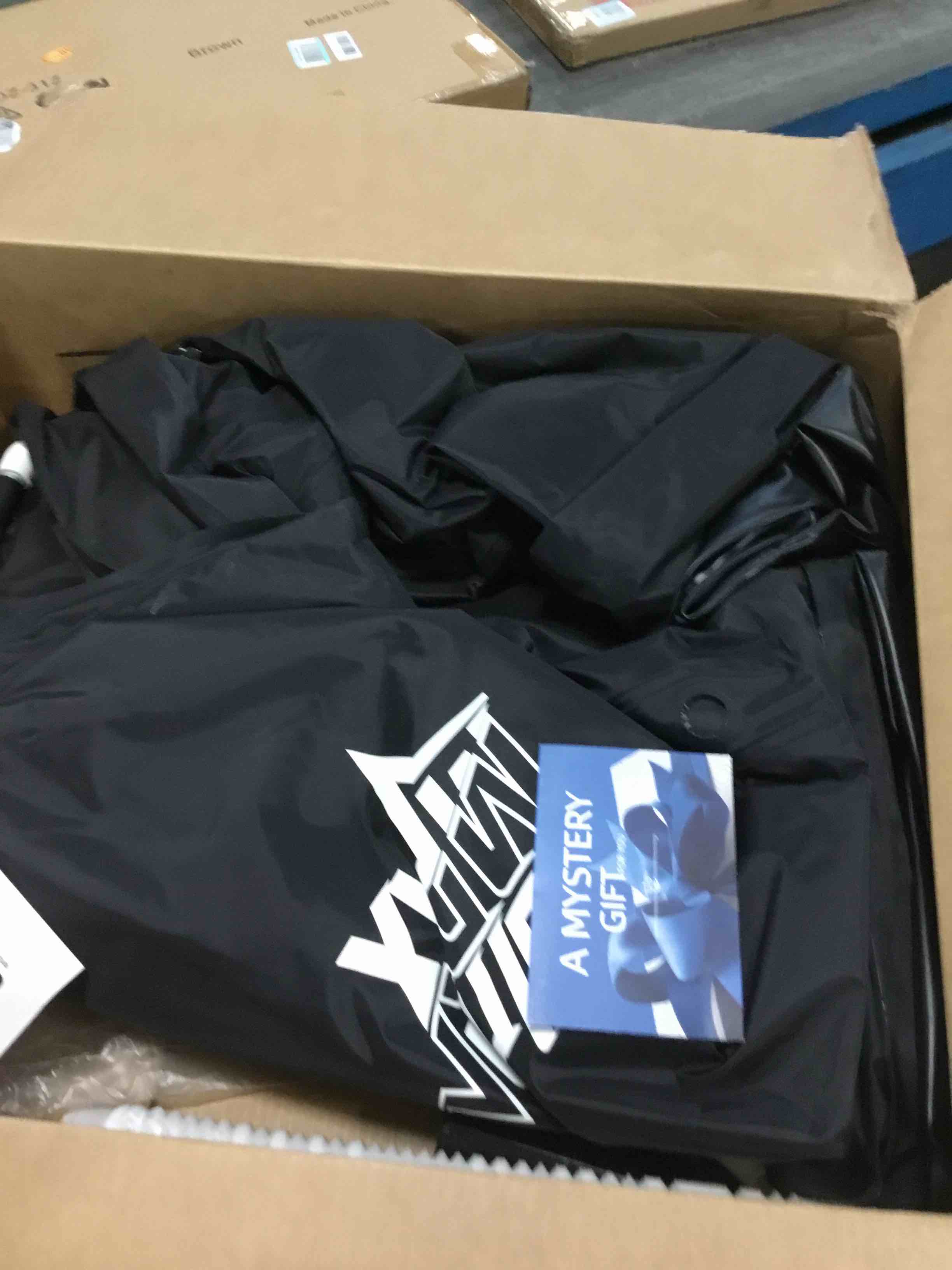 https://s3.amazonaws.com/lotting-images-prod/bidfta/PNK0203766_1725485958894.jpeg
