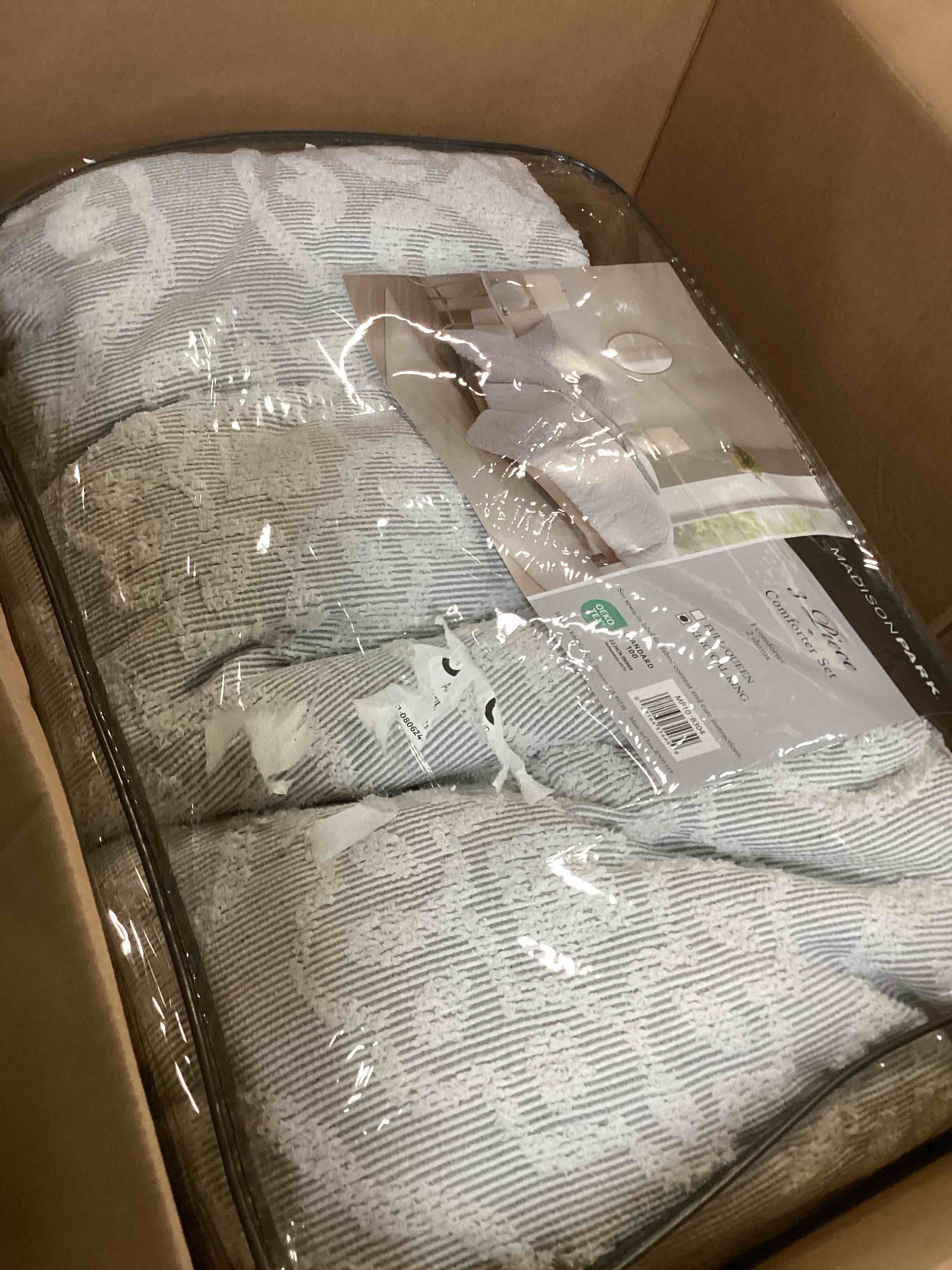 https://s3.amazonaws.com/lotting-images-prod/bidfta/PNK0205171_1725384424720.jpeg