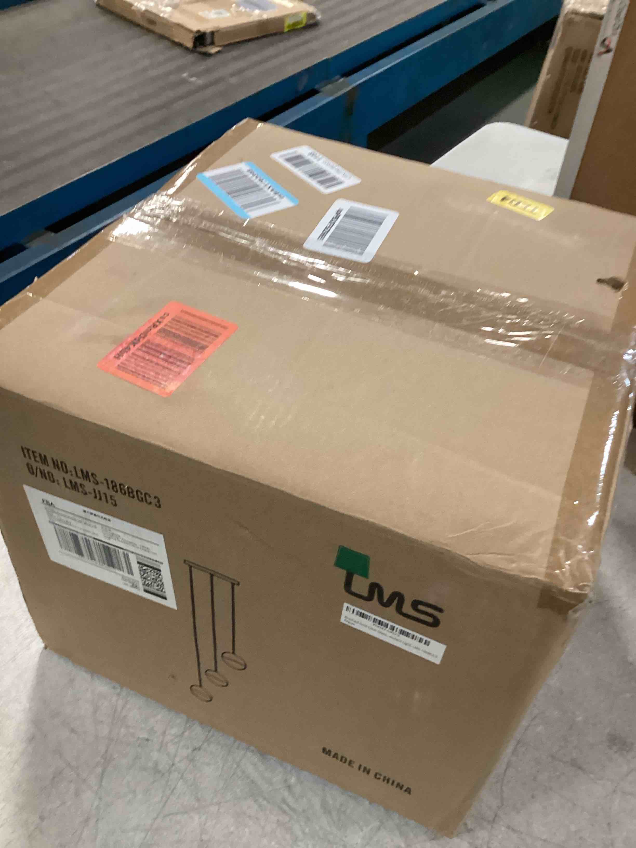 https://s3.amazonaws.com/lotting-images-prod/bidfta/PNK0205324_1725366328749.jpeg