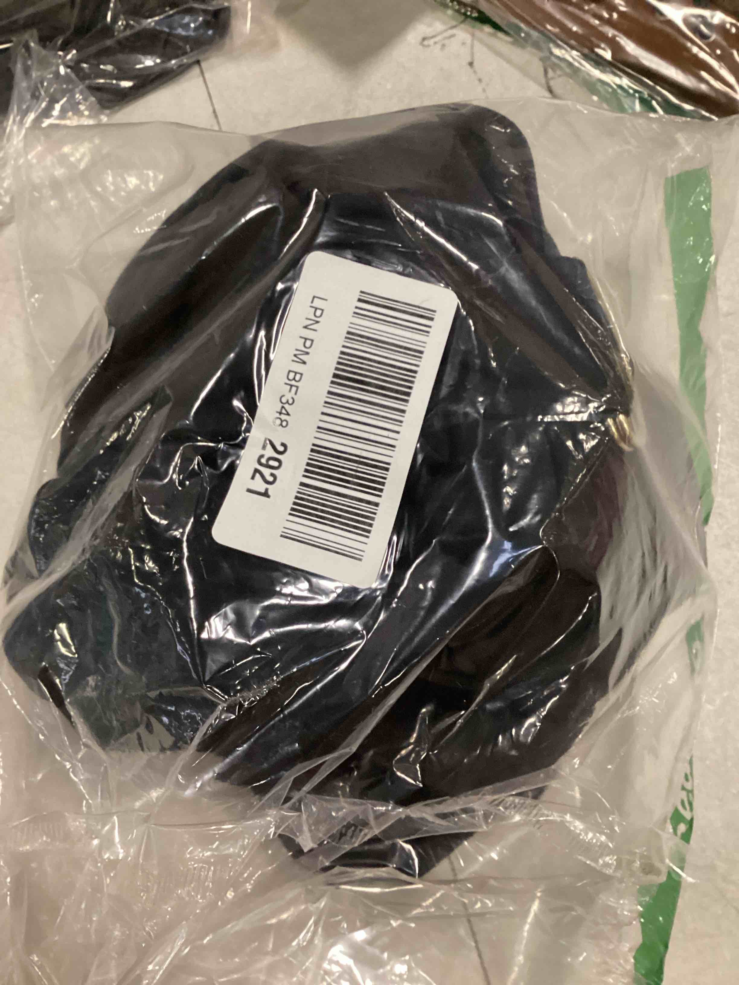 https://s3.amazonaws.com/lotting-images-prod/bidfta/PNK0207709_1727786421666.jpeg