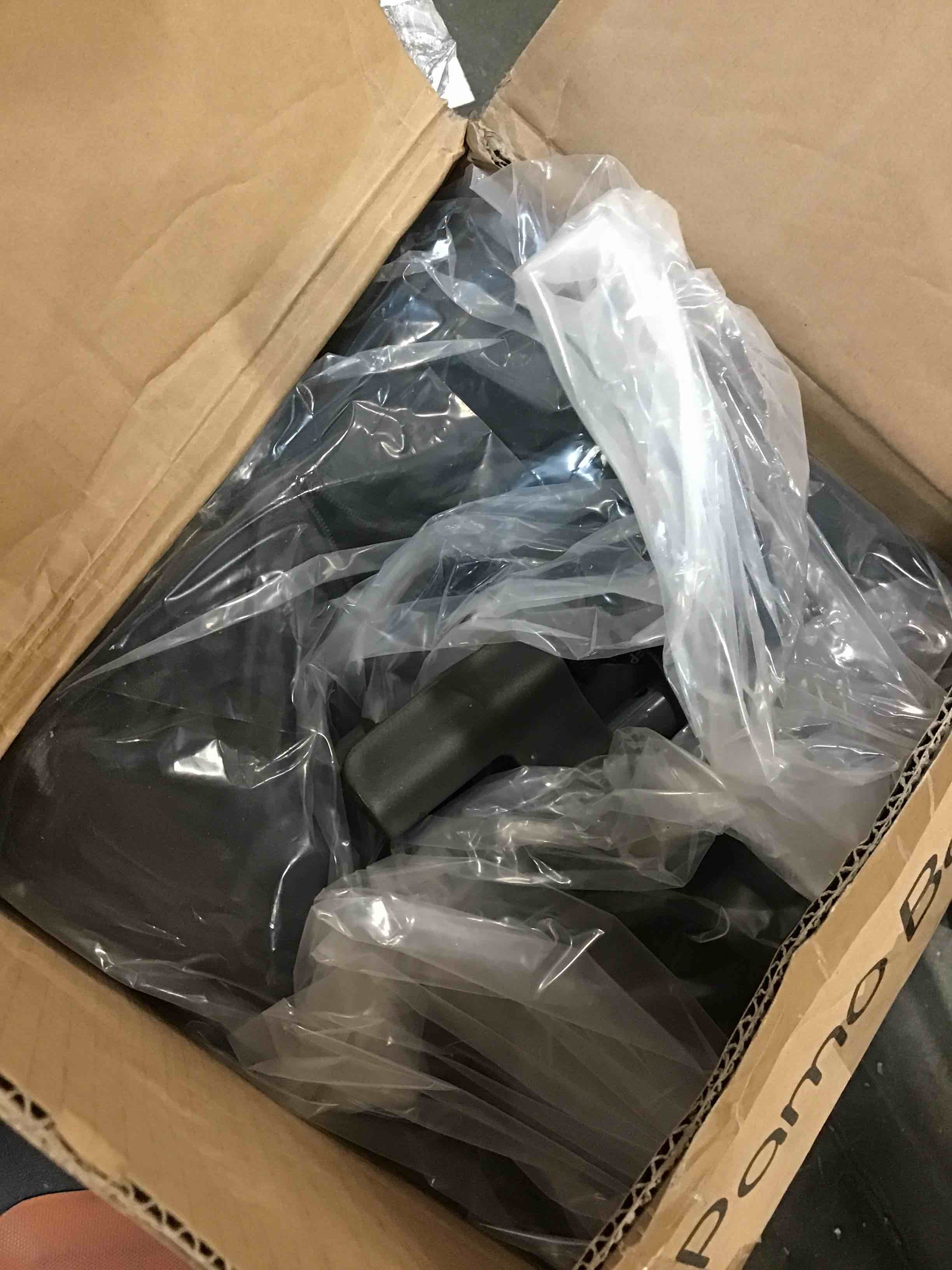 https://s3.amazonaws.com/lotting-images-prod/bidfta/PNK0209323_1725506792365.jpeg