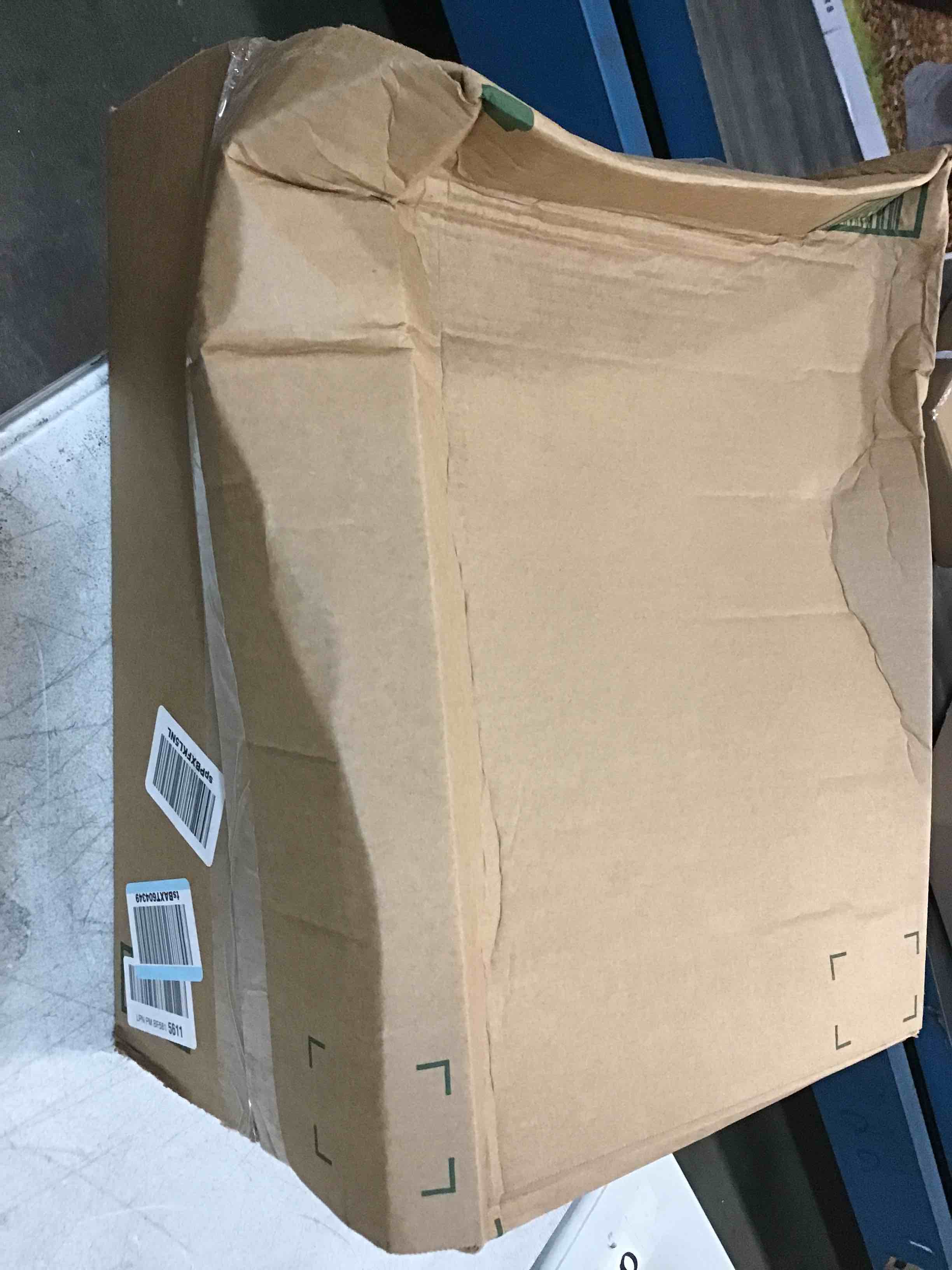 https://s3.amazonaws.com/lotting-images-prod/bidfta/PNK0209938_1725060558652.jpeg