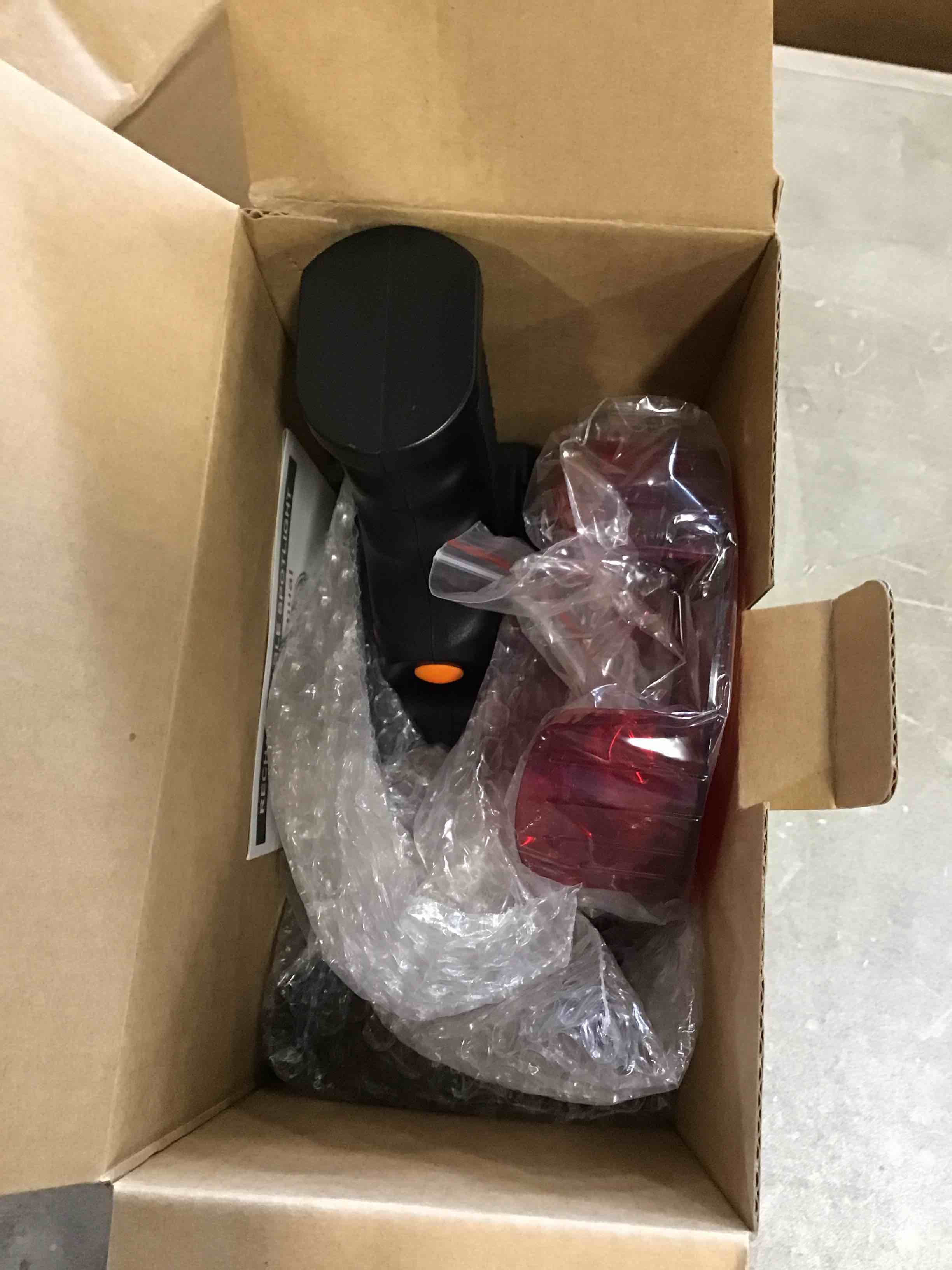 https://s3.amazonaws.com/lotting-images-prod/bidfta/PNK0212109_1724961922897.jpeg