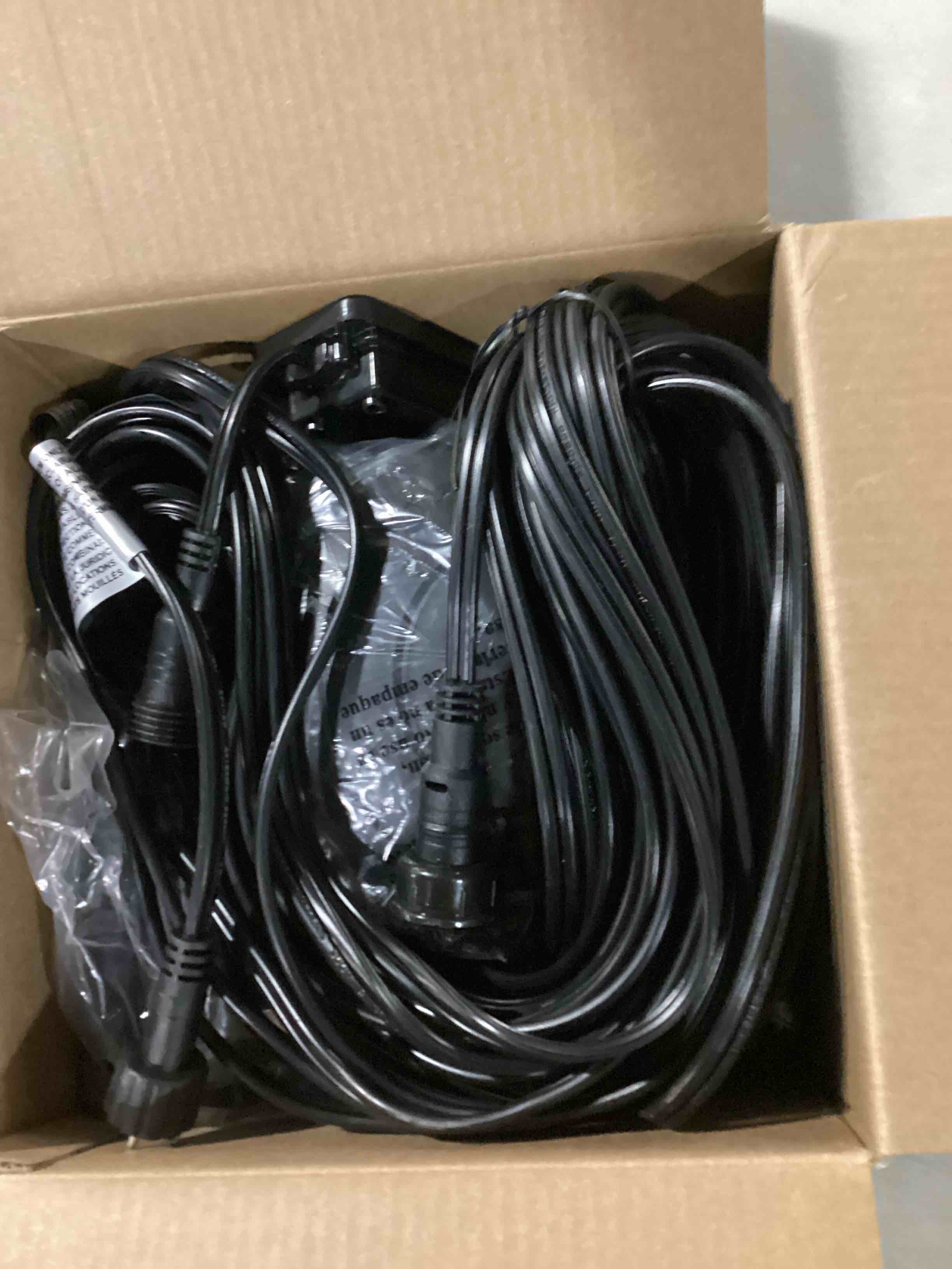 https://s3.amazonaws.com/lotting-images-prod/bidfta/PNK0216202_1738853192191.jpeg