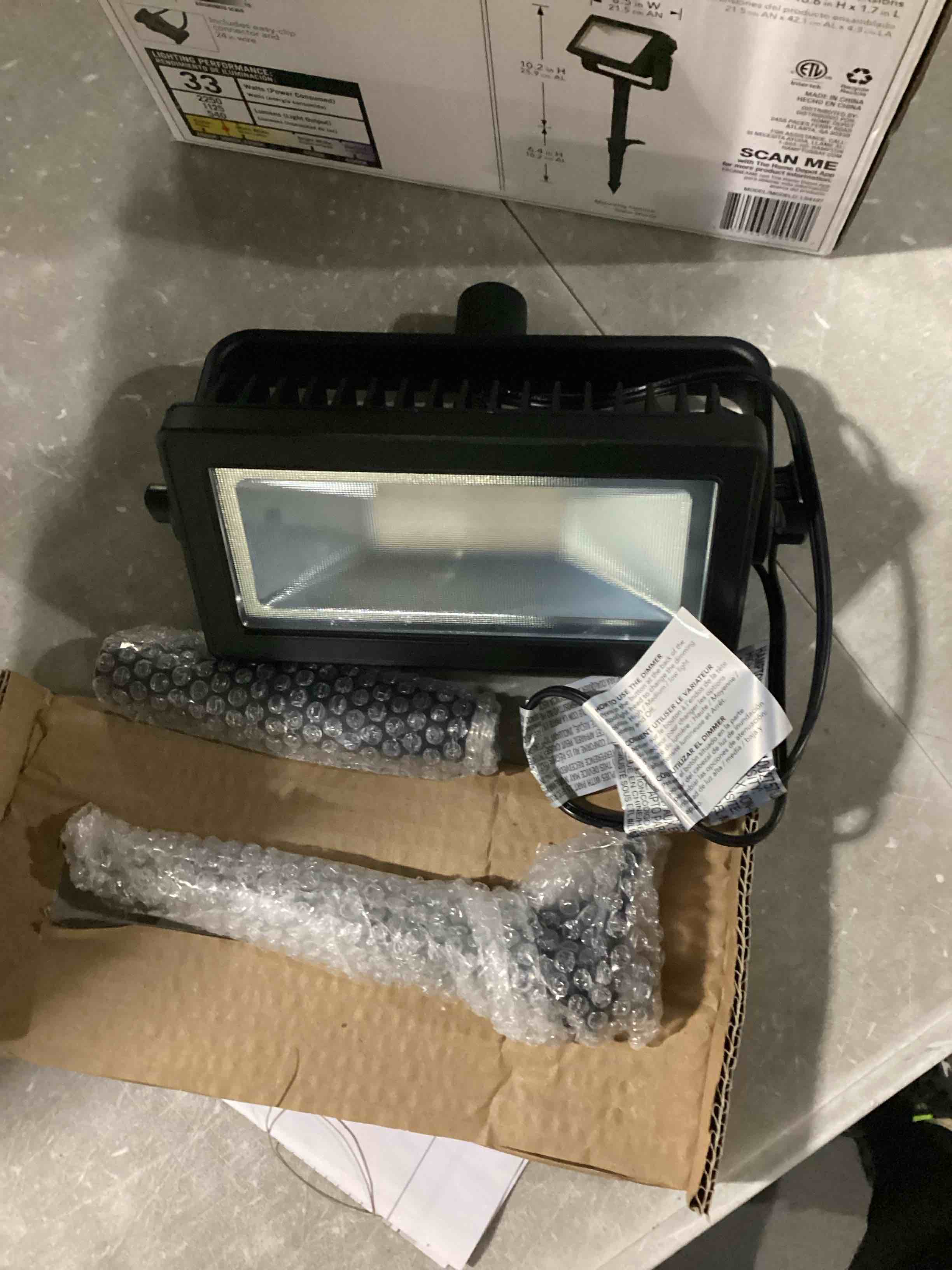 https://s3.amazonaws.com/lotting-images-prod/bidfta/PNK0216257_1738847252497.jpeg