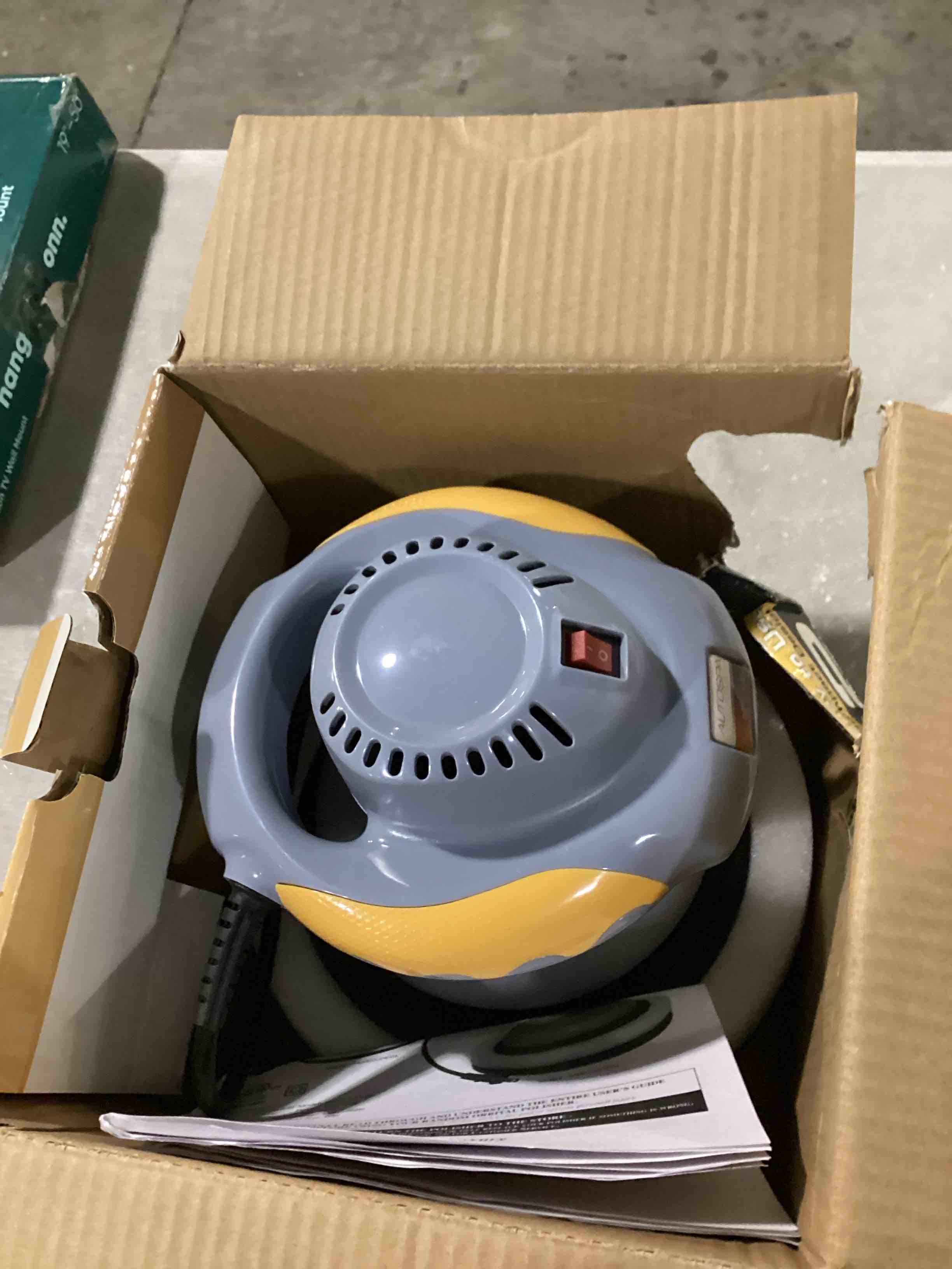 https://s3.amazonaws.com/lotting-images-prod/bidfta/PNK0216732_1738585856988.jpeg