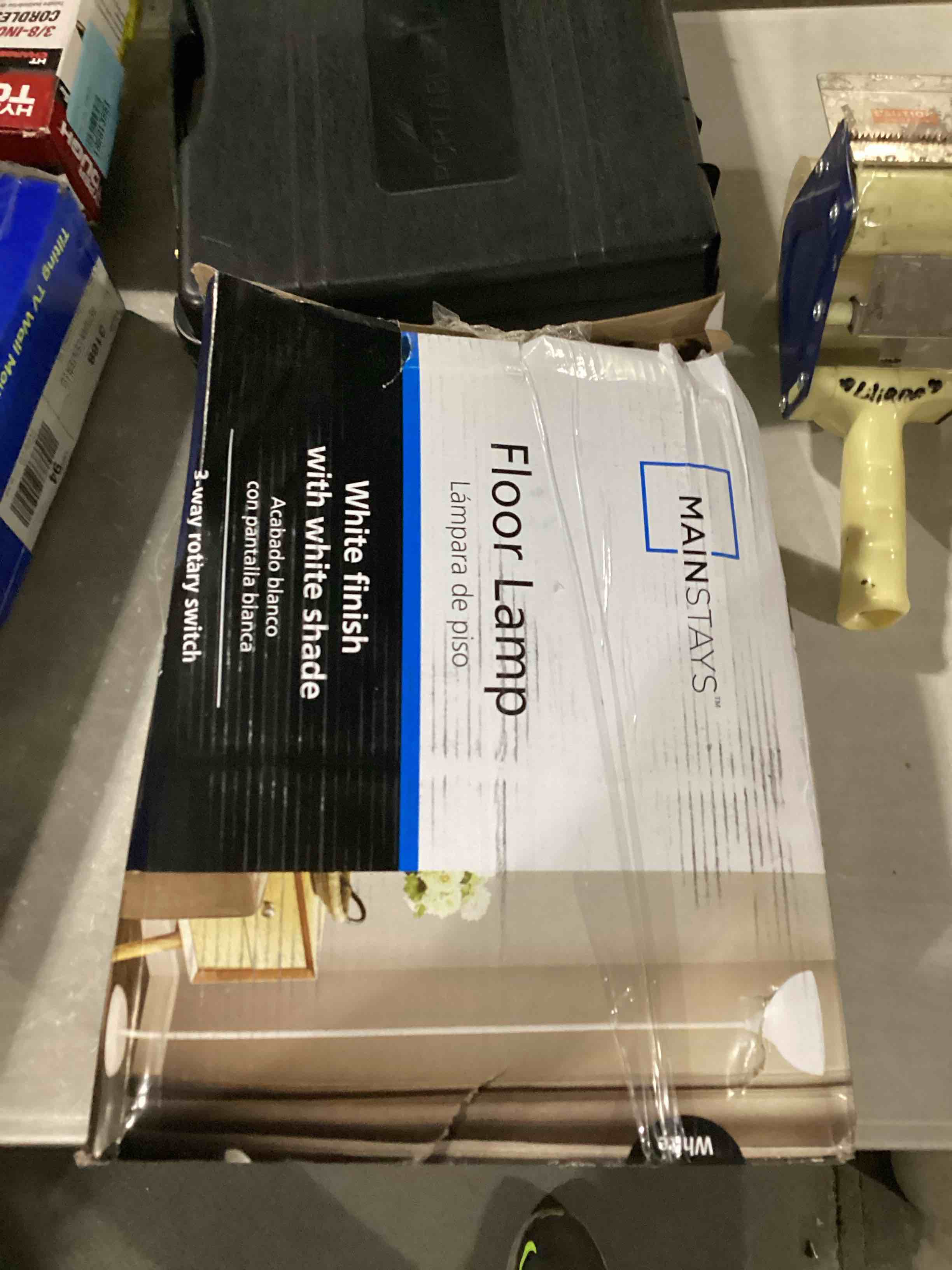 https://s3.amazonaws.com/lotting-images-prod/bidfta/PNK0216753_1738349606942.jpeg