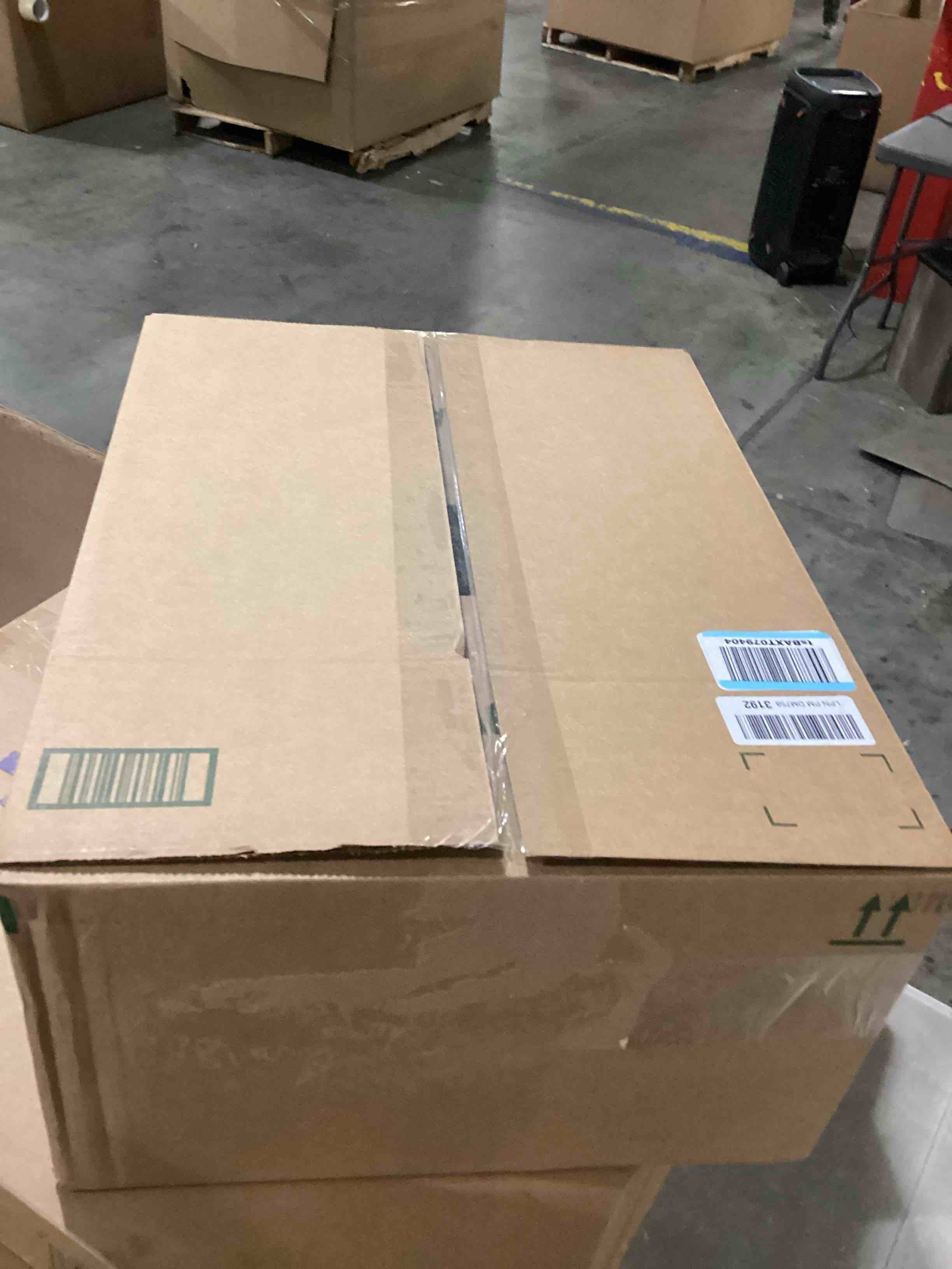 https://s3.amazonaws.com/lotting-images-prod/bidfta/PNK0216824_1738337020760.jpeg