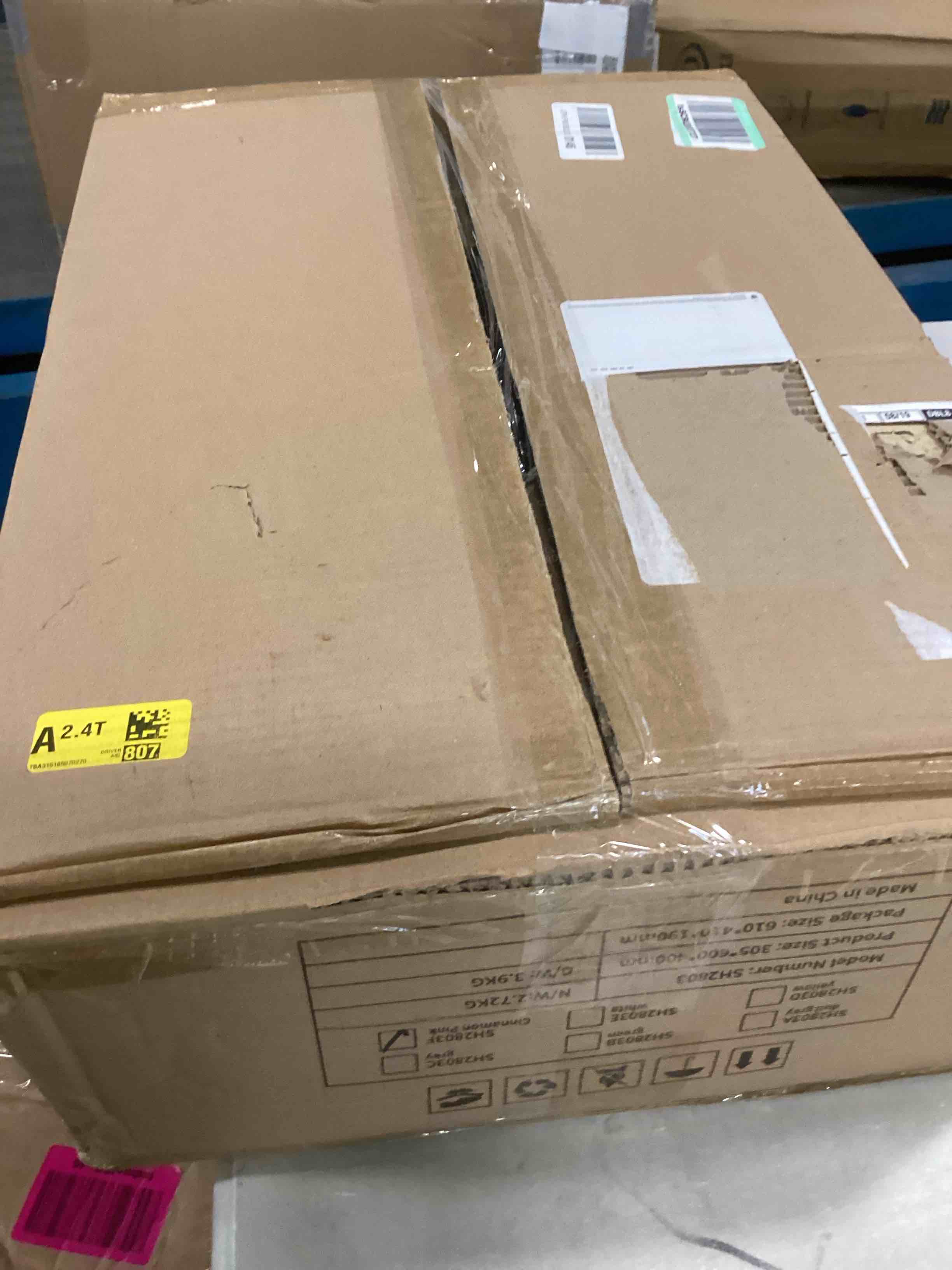https://s3.amazonaws.com/lotting-images-prod/bidfta/PNK0218961_1726922832882.jpeg