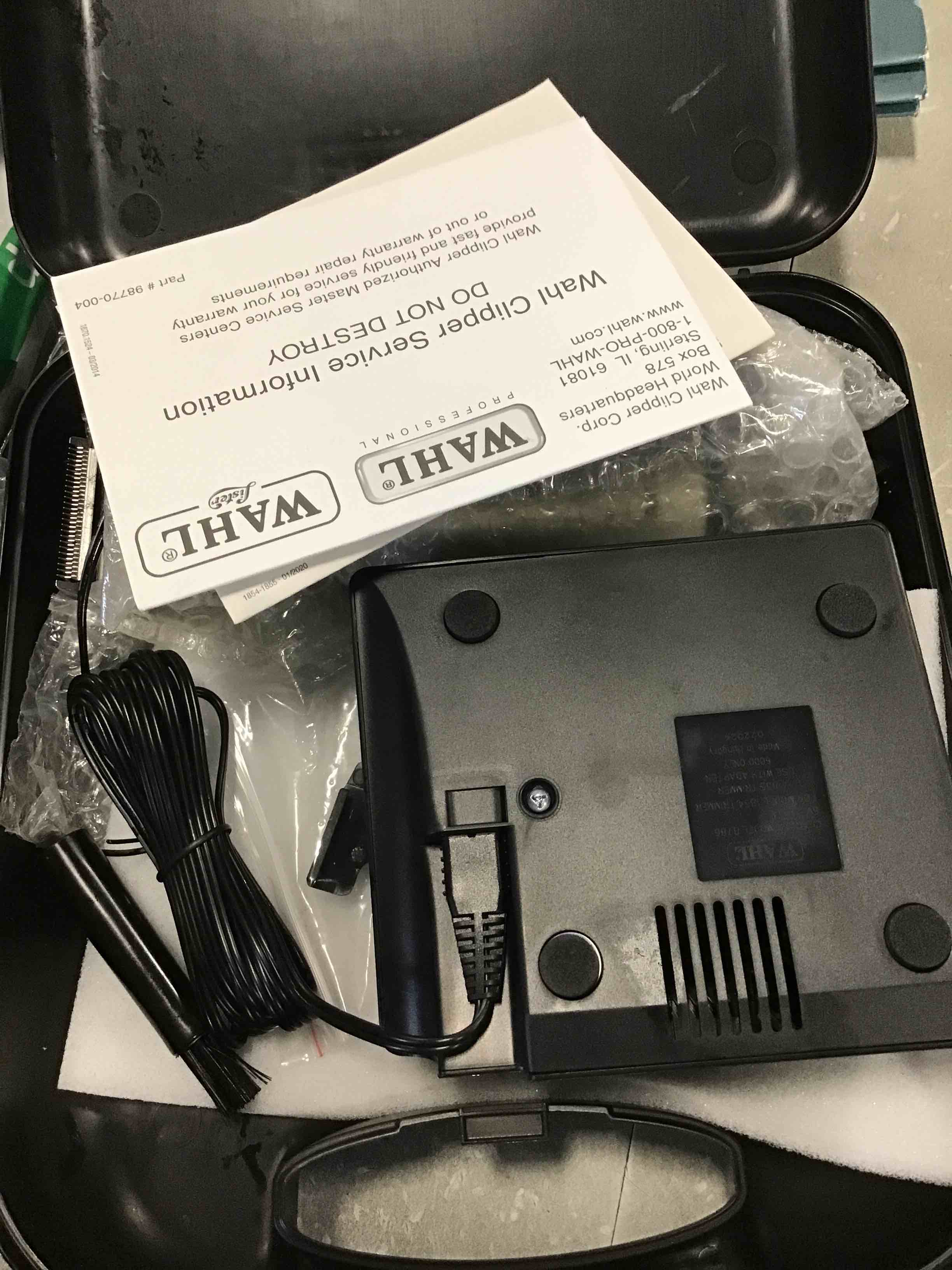https://s3.amazonaws.com/lotting-images-prod/bidfta/PNK0221172_1726679526226.jpeg