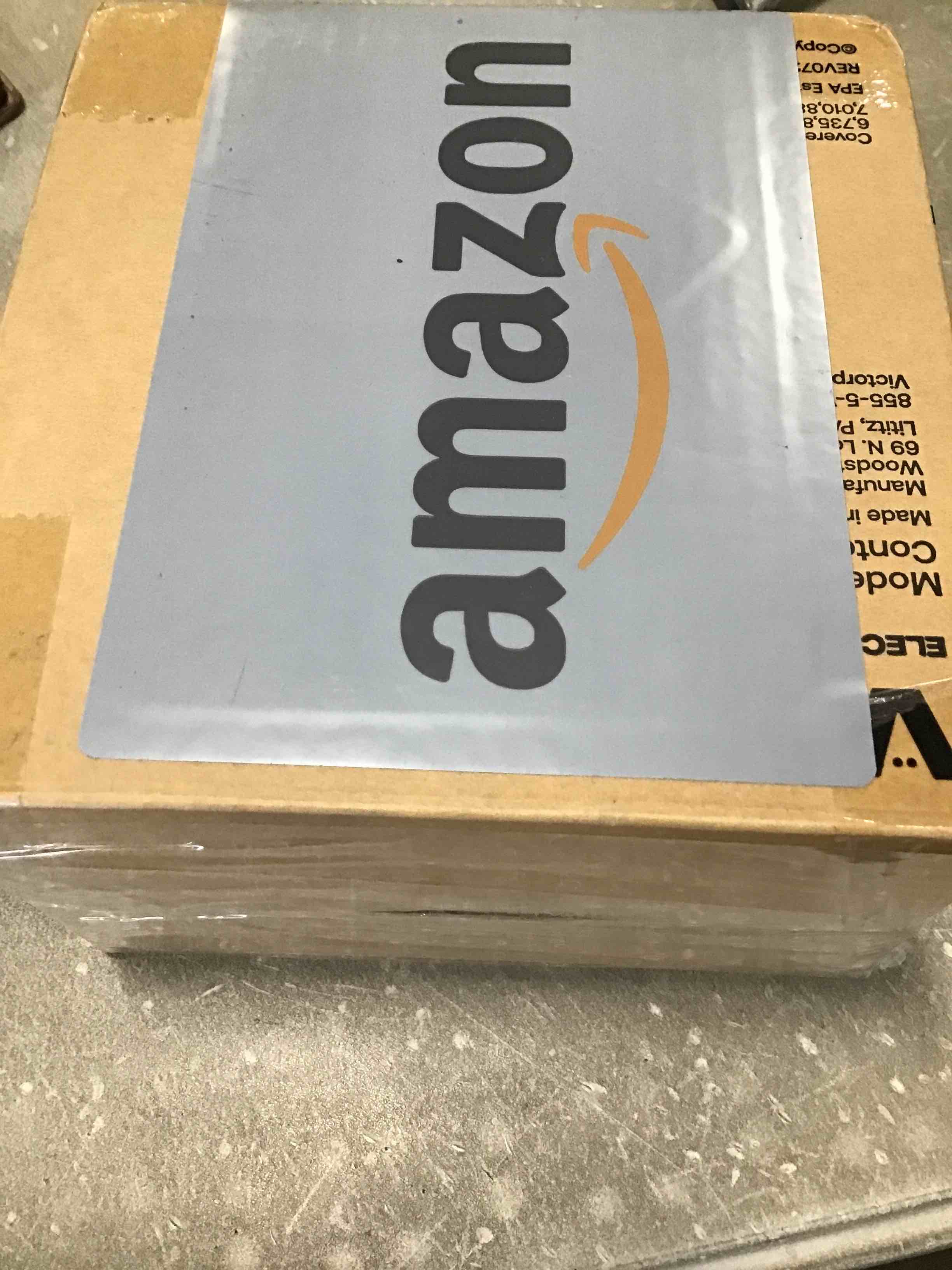 https://s3.amazonaws.com/lotting-images-prod/bidfta/PNK0221759_1727101936672.jpeg