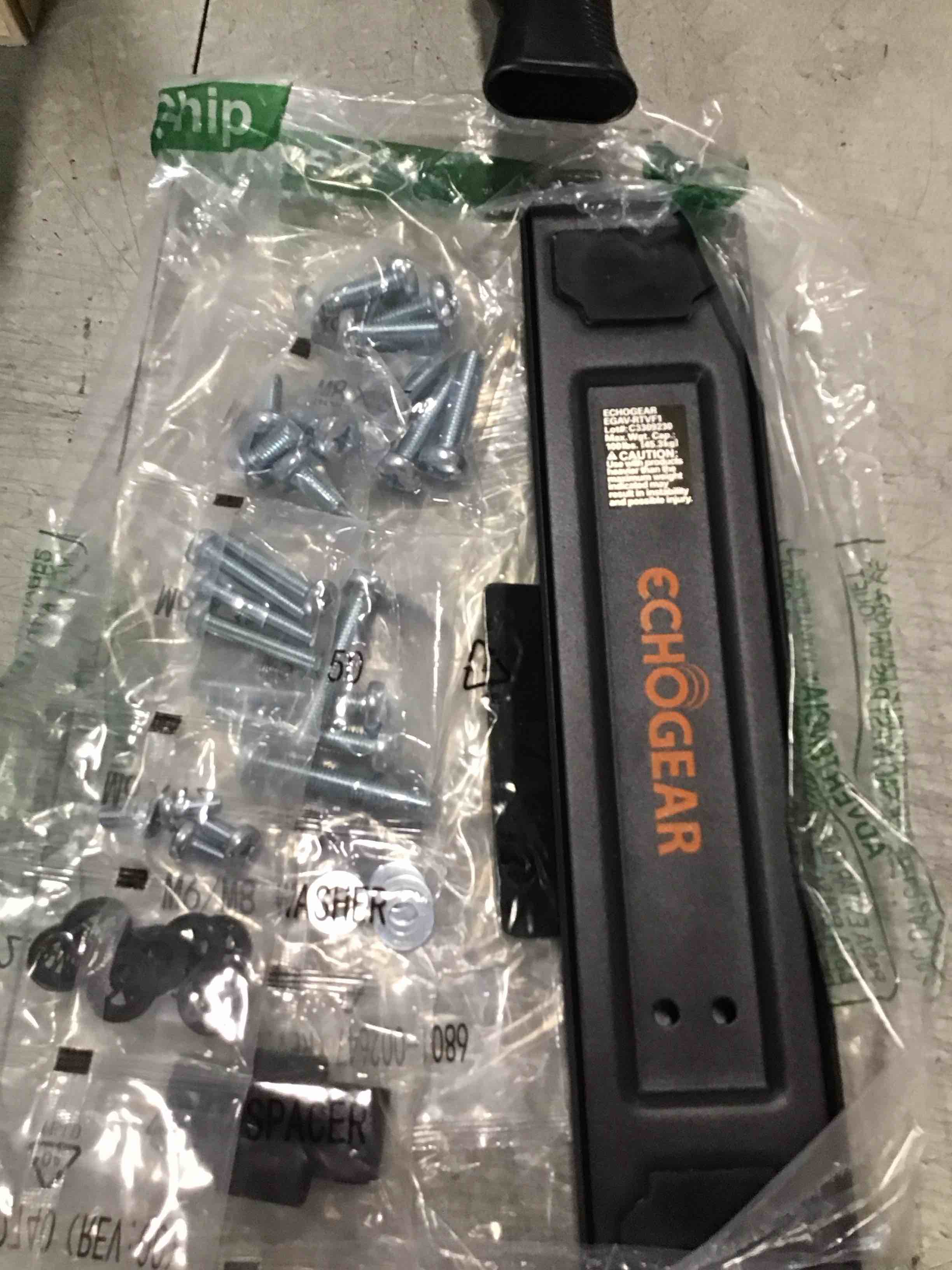 https://s3.amazonaws.com/lotting-images-prod/bidfta/PNK0222616_1726489562417.jpeg