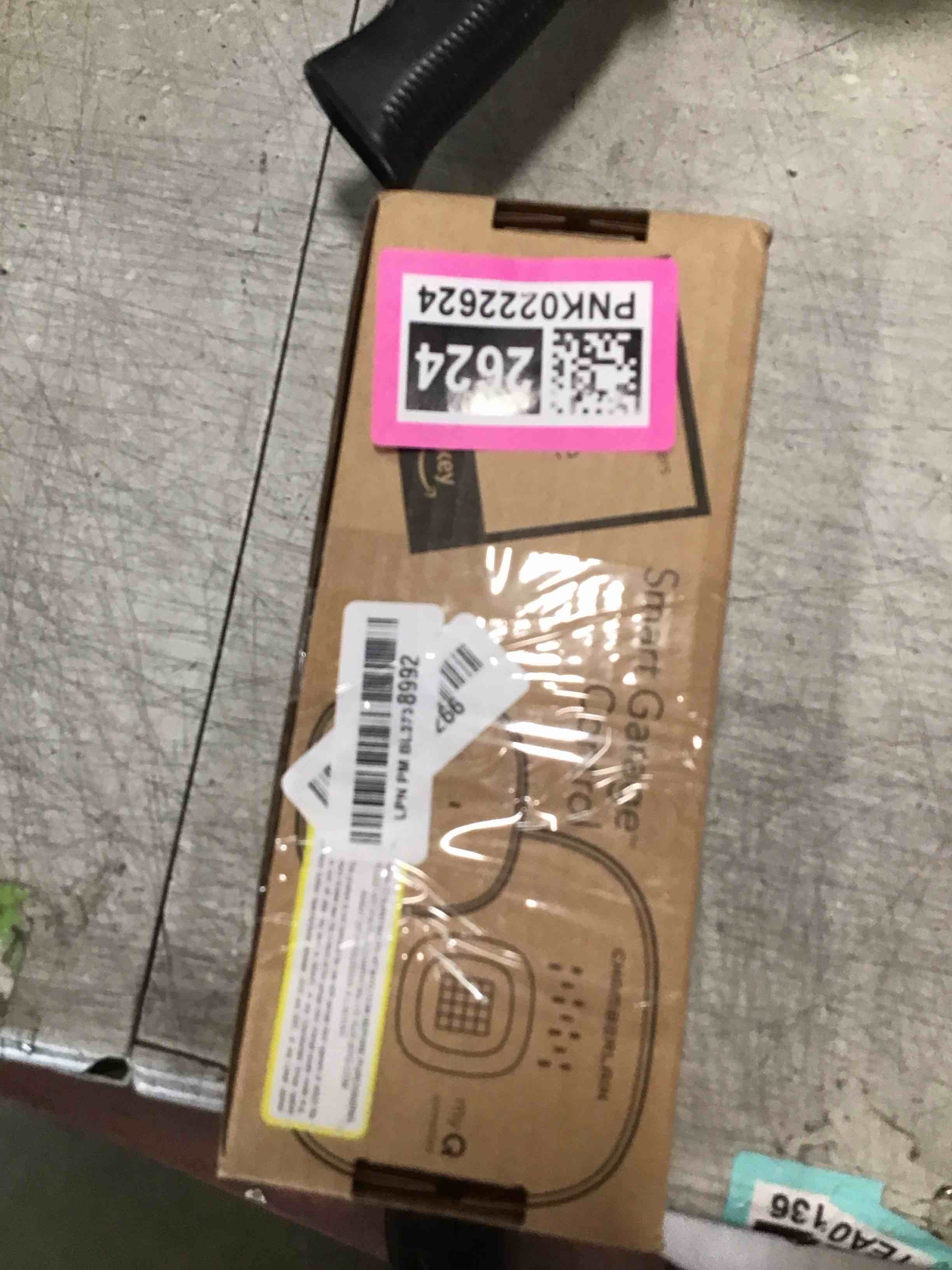 https://s3.amazonaws.com/lotting-images-prod/bidfta/PNK0222624_1726490001850.jpeg