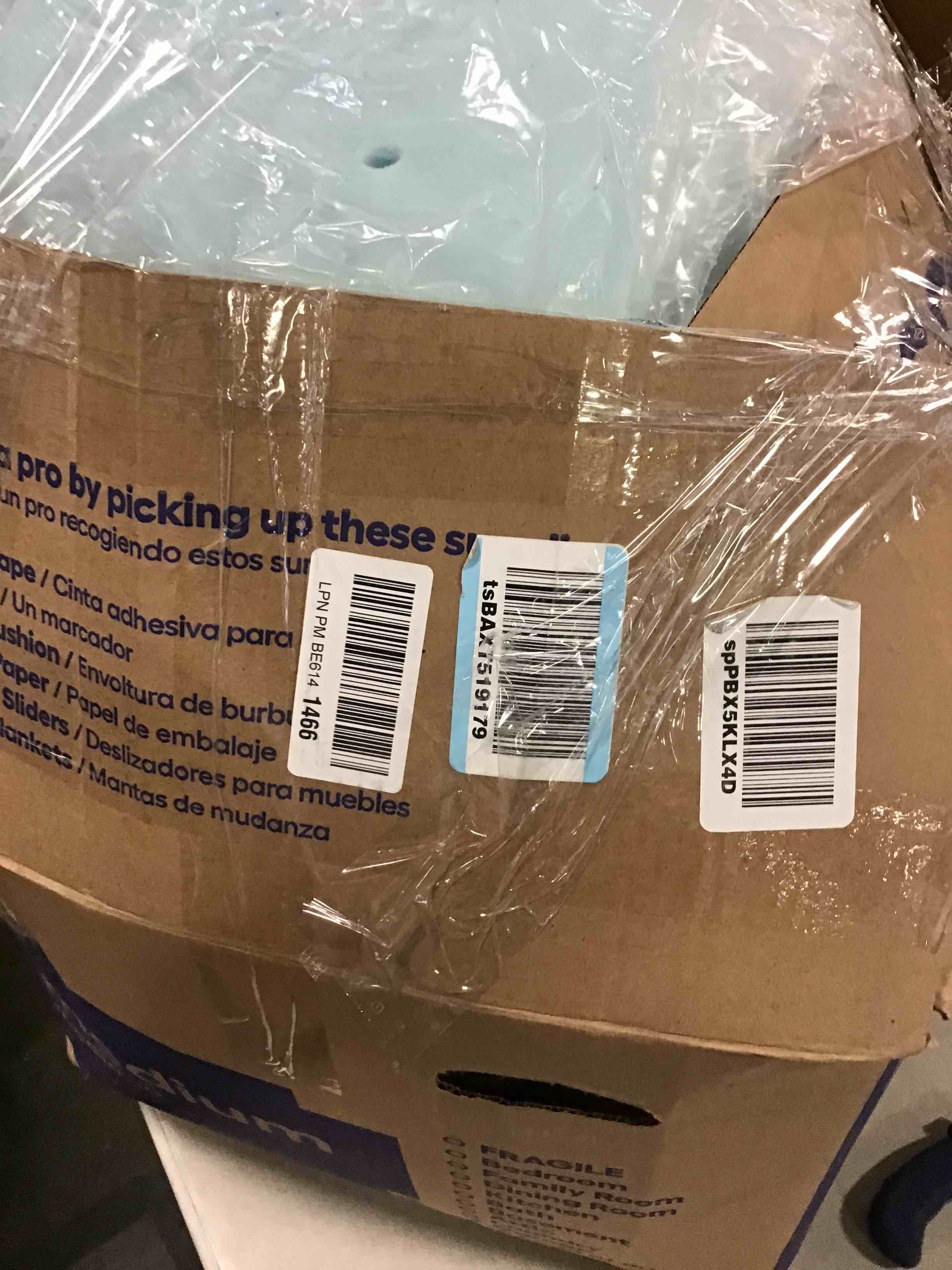 https://s3.amazonaws.com/lotting-images-prod/bidfta/PNK0224219_1727532201763.jpeg