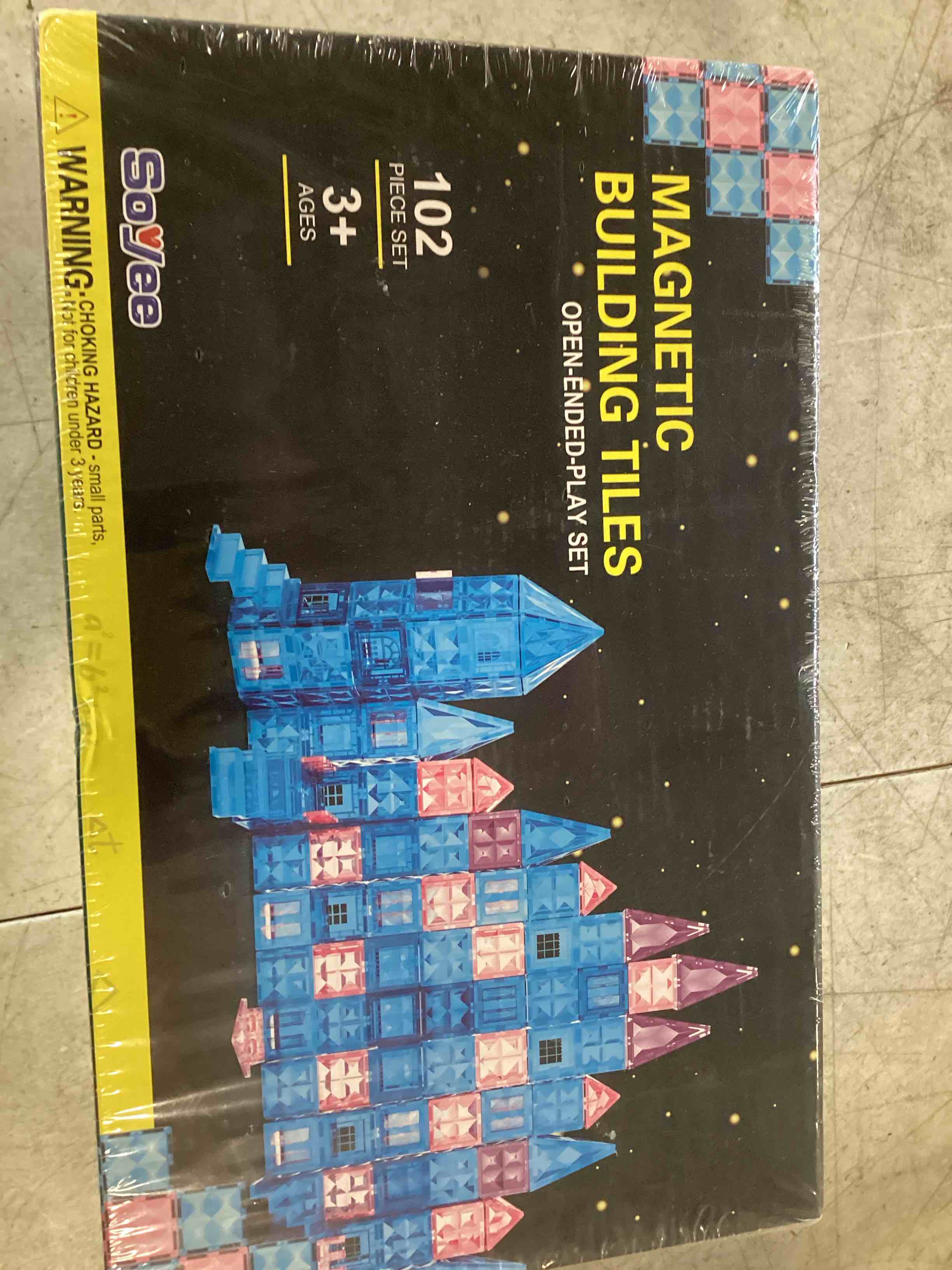 https://s3.amazonaws.com/lotting-images-prod/bidfta/PNK0226876_1726239568372.jpeg