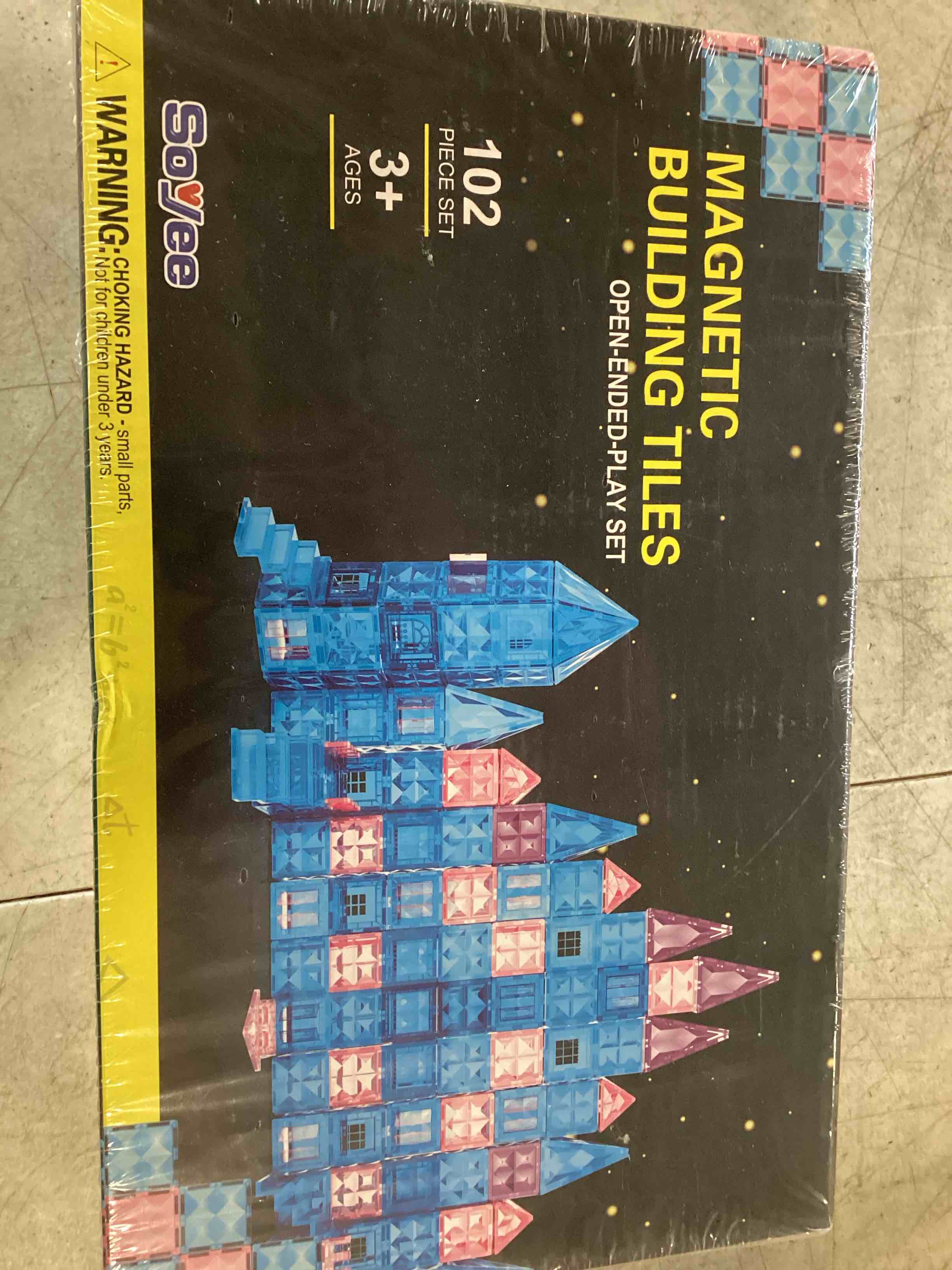 https://s3.amazonaws.com/lotting-images-prod/bidfta/PNK0226876_1726239570885.jpeg