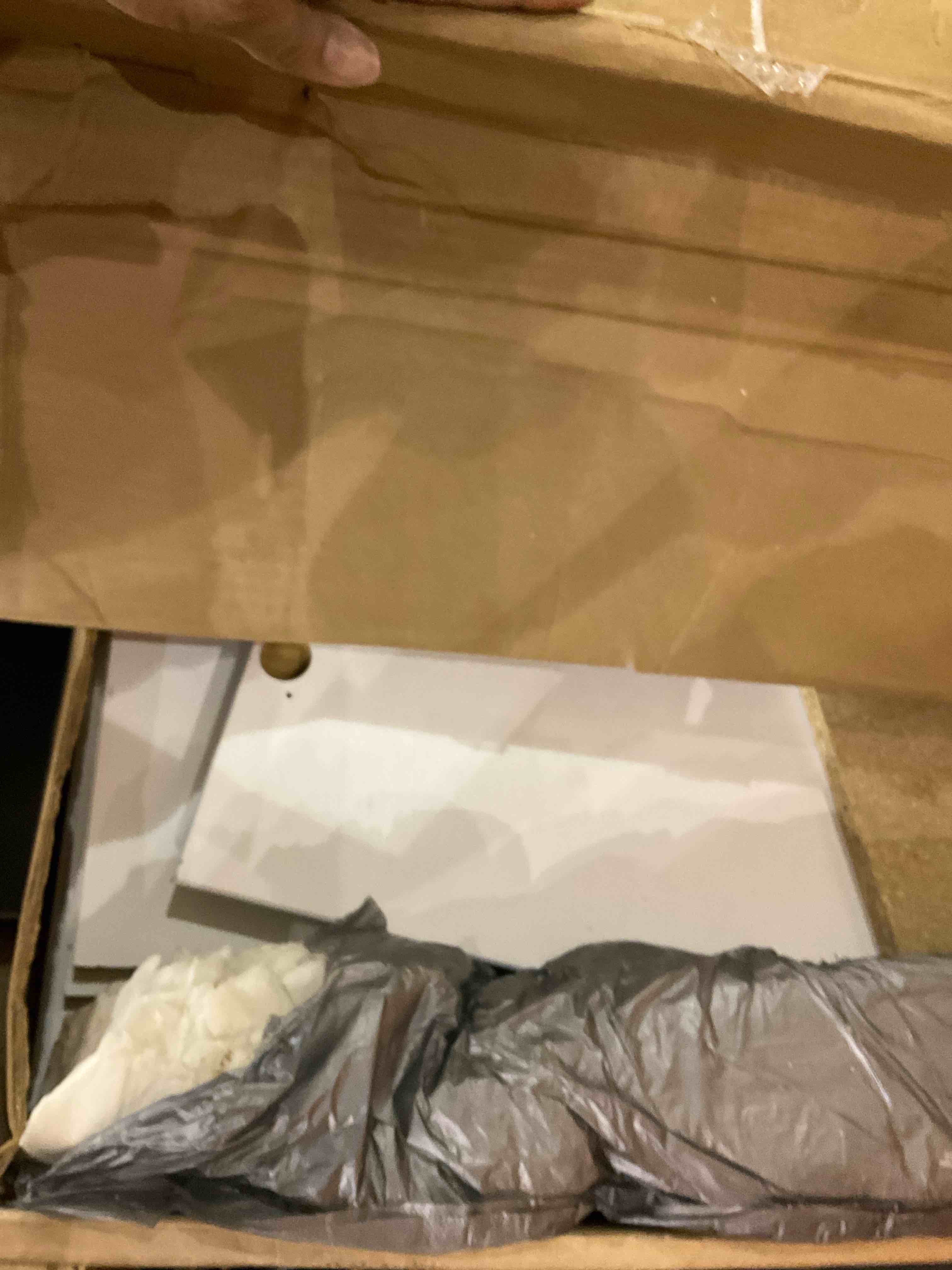 https://s3.amazonaws.com/lotting-images-prod/bidfta/PNK0228087_1728302159708.jpeg