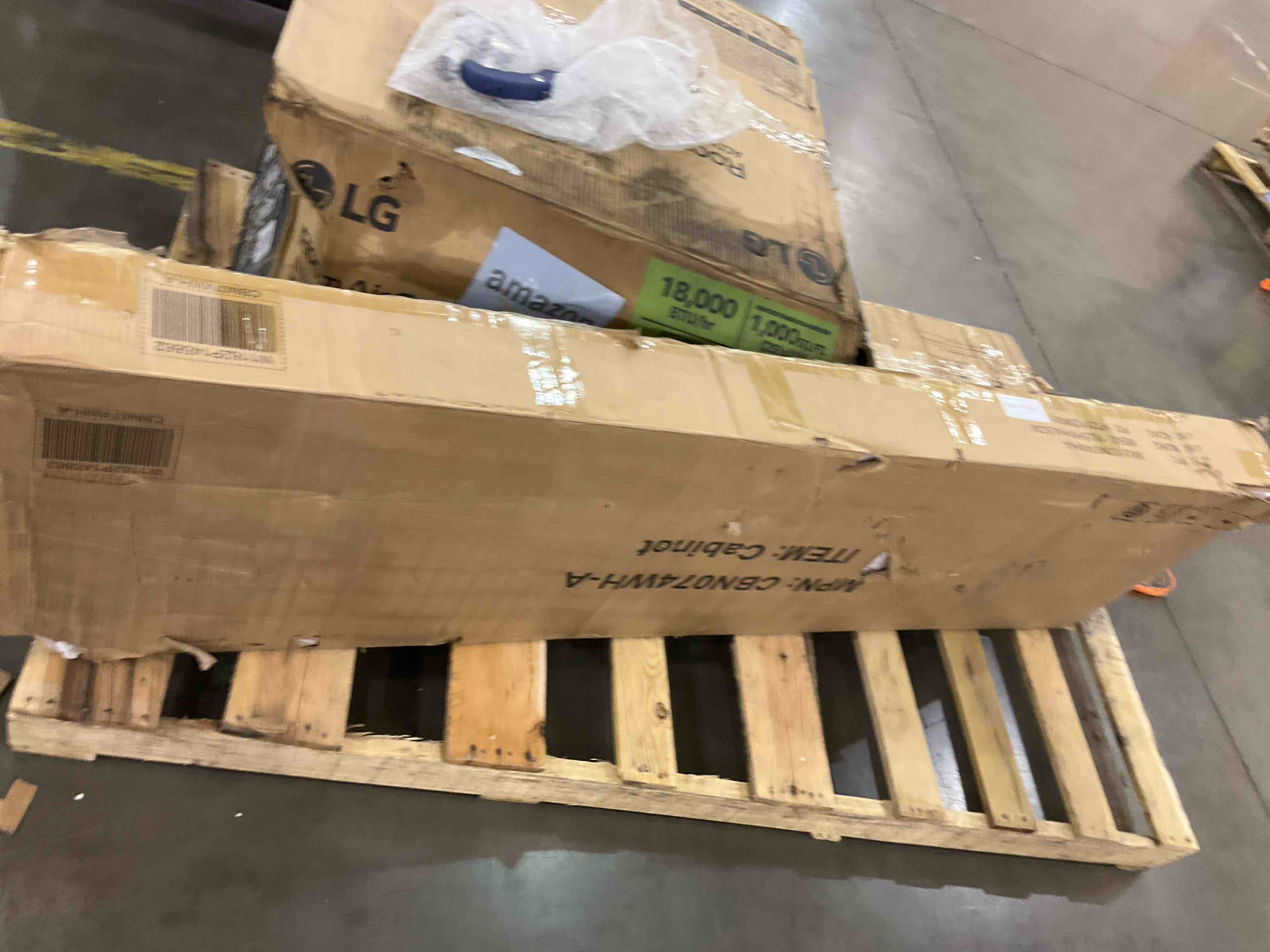 https://s3.amazonaws.com/lotting-images-prod/bidfta/PNK0229823_1726489142337.jpeg
