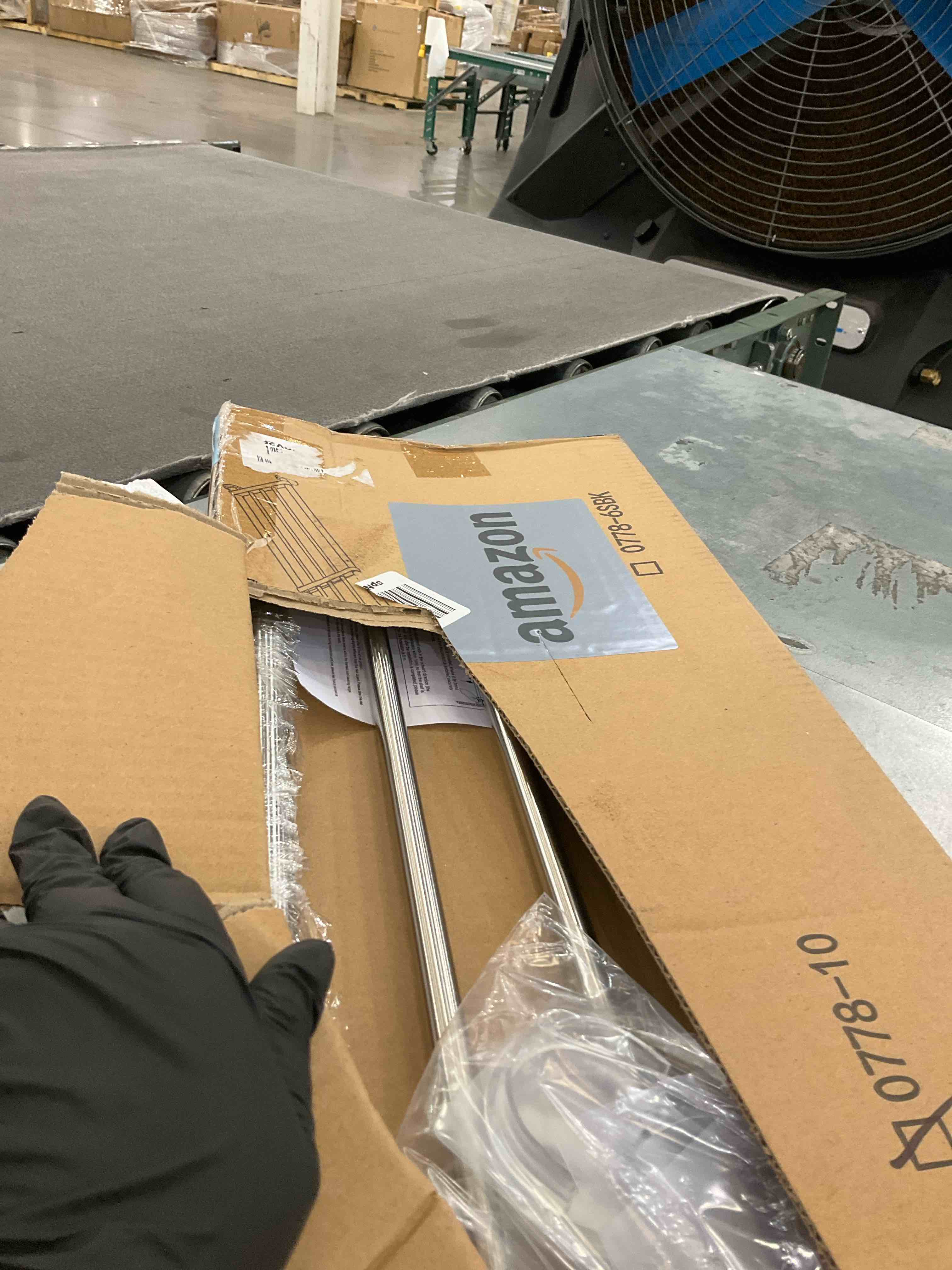 https://s3.amazonaws.com/lotting-images-prod/bidfta/PNK0230218_1727368488910.jpeg
