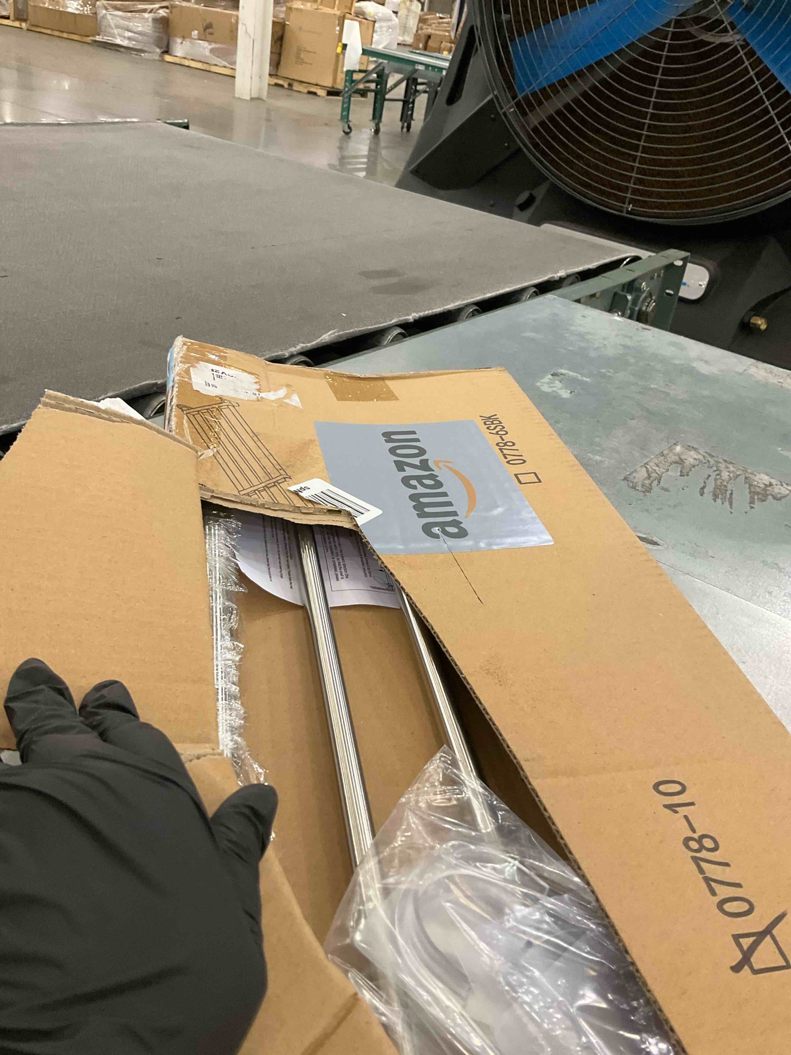 https://s3.amazonaws.com/lotting-images-prod/bidfta/PNK0230218_1727368489995.jpeg