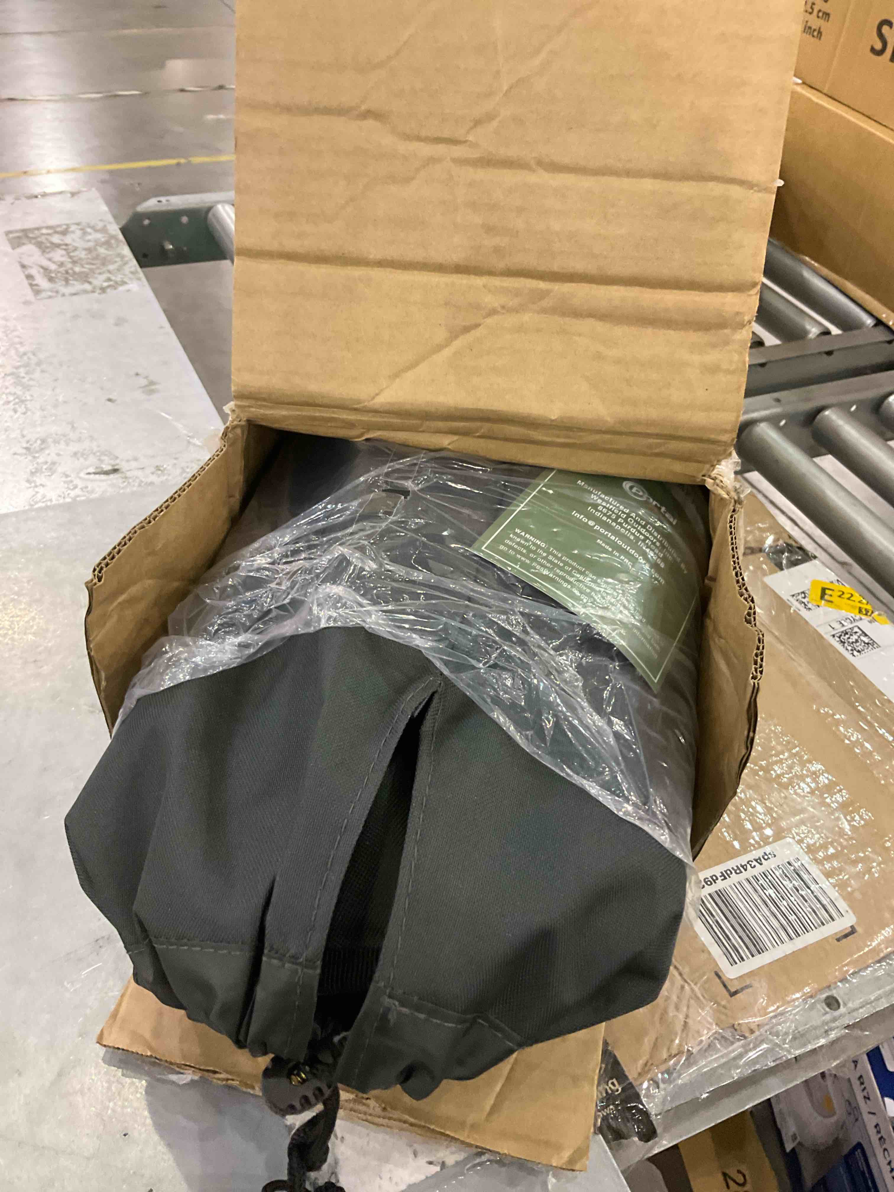 https://s3.amazonaws.com/lotting-images-prod/bidfta/PNK0230551_1727265209105.jpeg