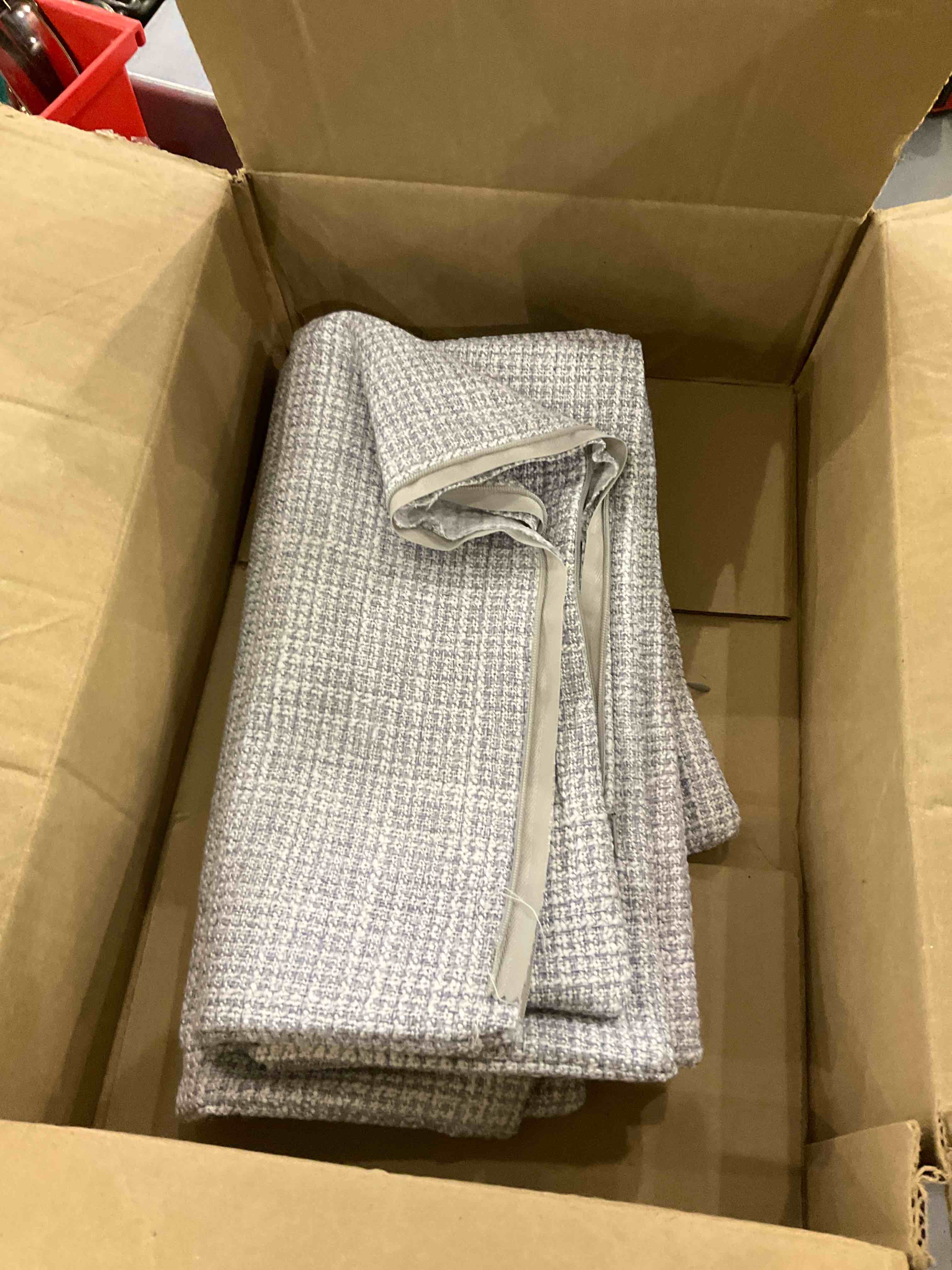 https://s3.amazonaws.com/lotting-images-prod/bidfta/PNK0230783_1727176861317.jpeg