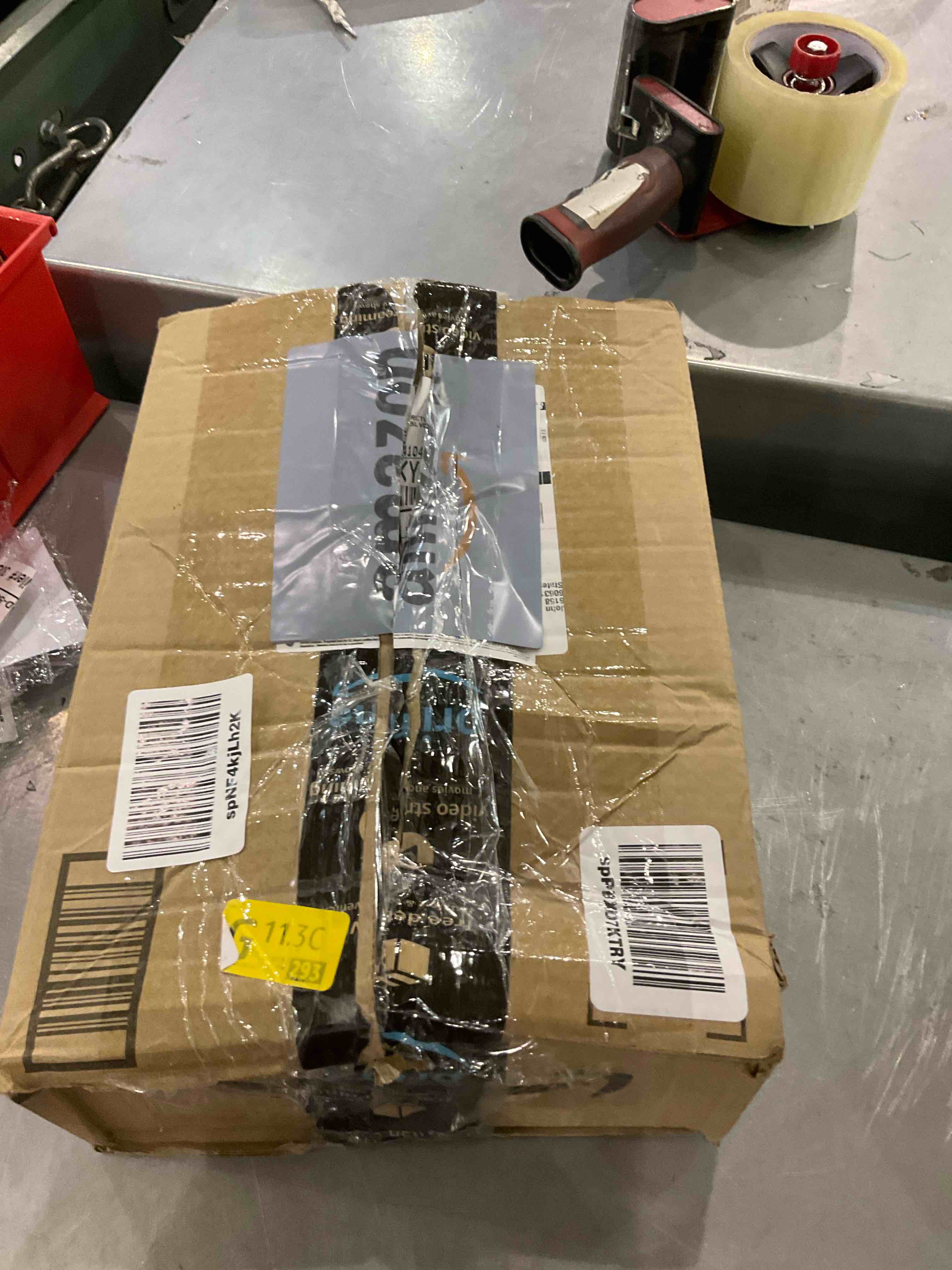 https://s3.amazonaws.com/lotting-images-prod/bidfta/PNK0230783_1727176869134.jpeg